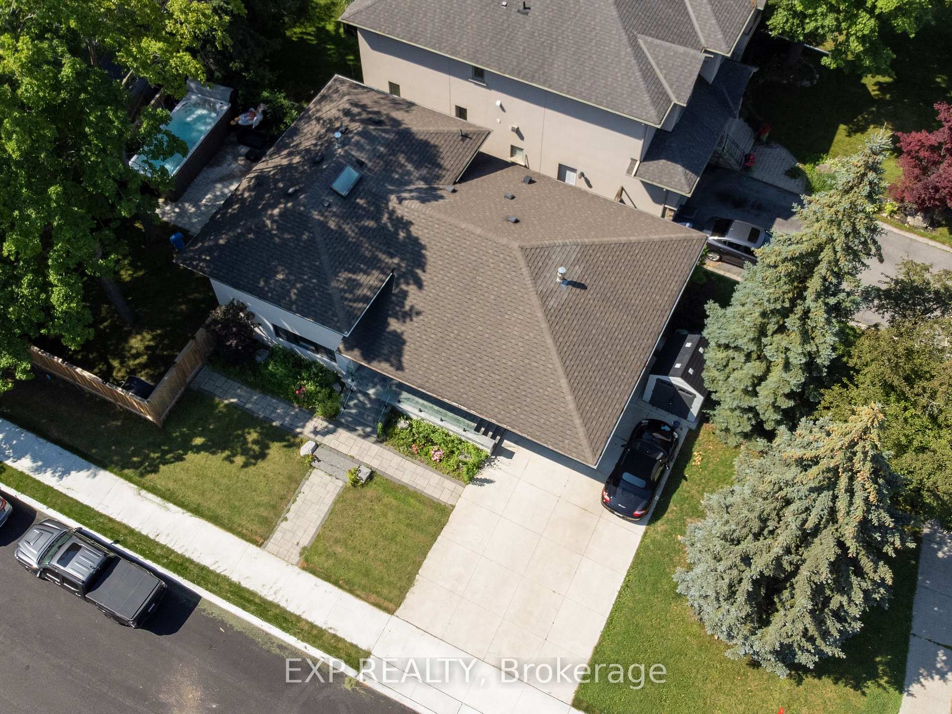 Photo 41 of 18 Winsdale Road, Etobicoke, Markland Wood — HOMEH