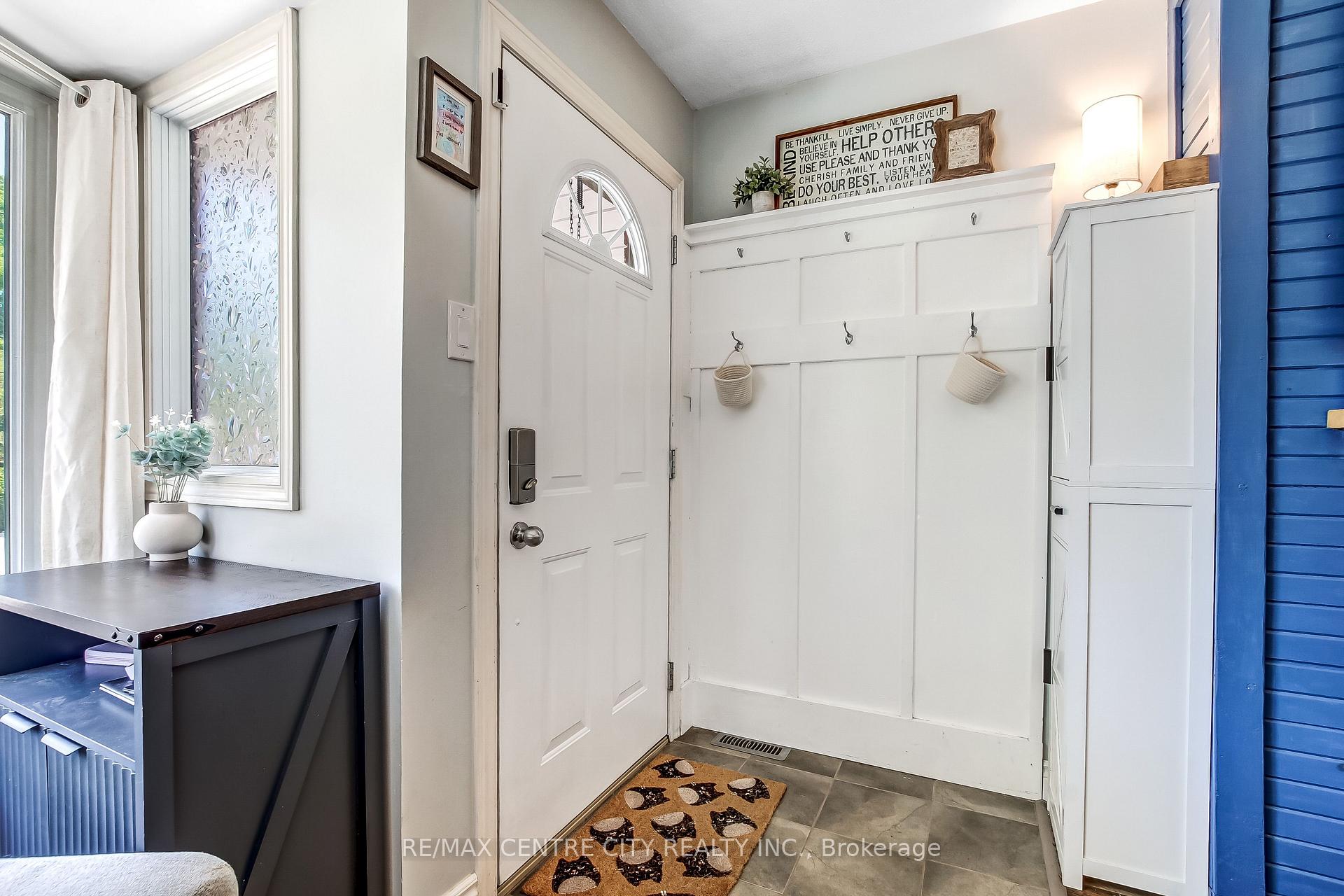 Photo 3 of Unit A, 263 Frances Street, Central Elgin, Port Stanley — HOMEH