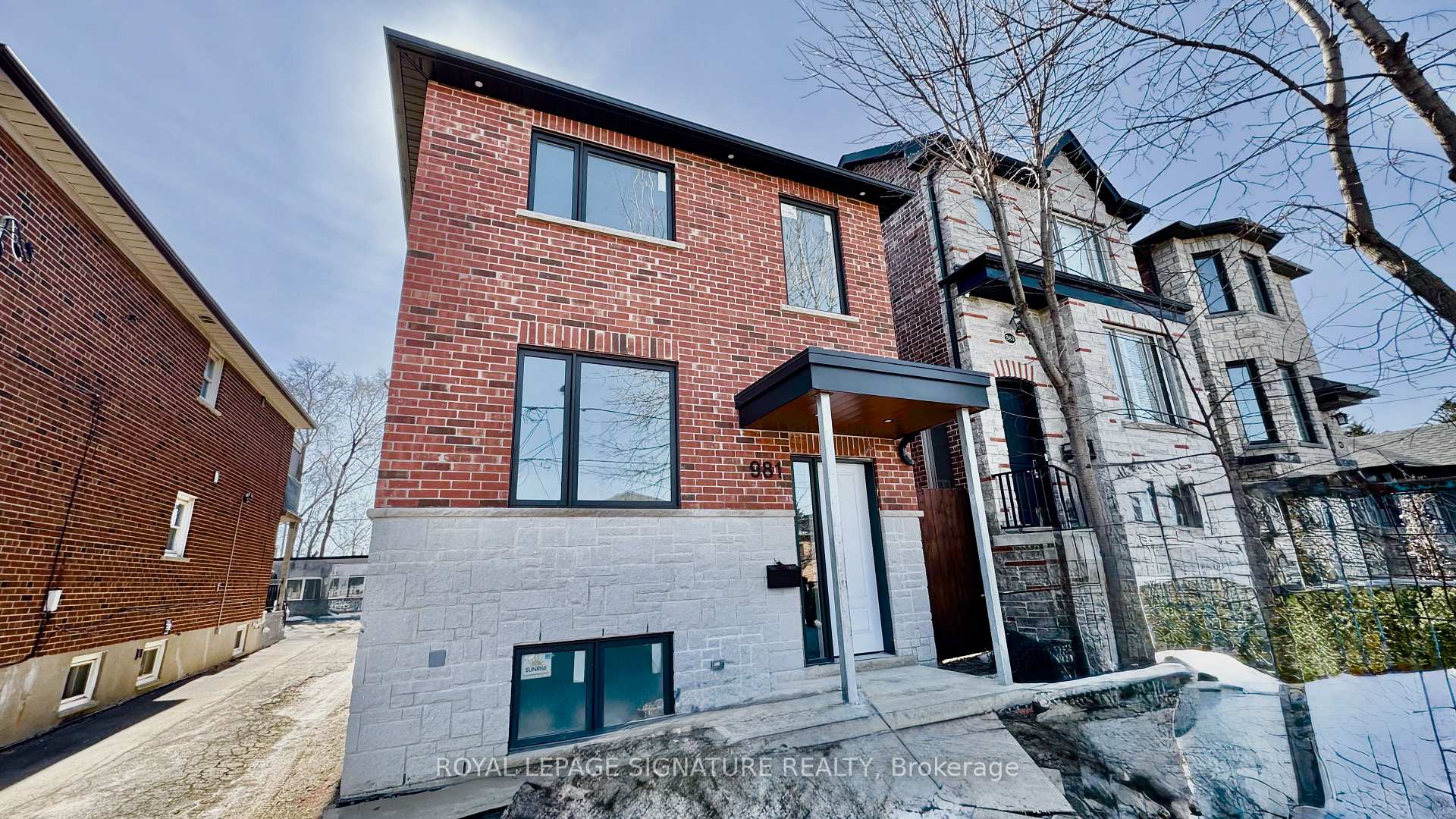 Front of Unit 2, 981 Glencairn Avenue