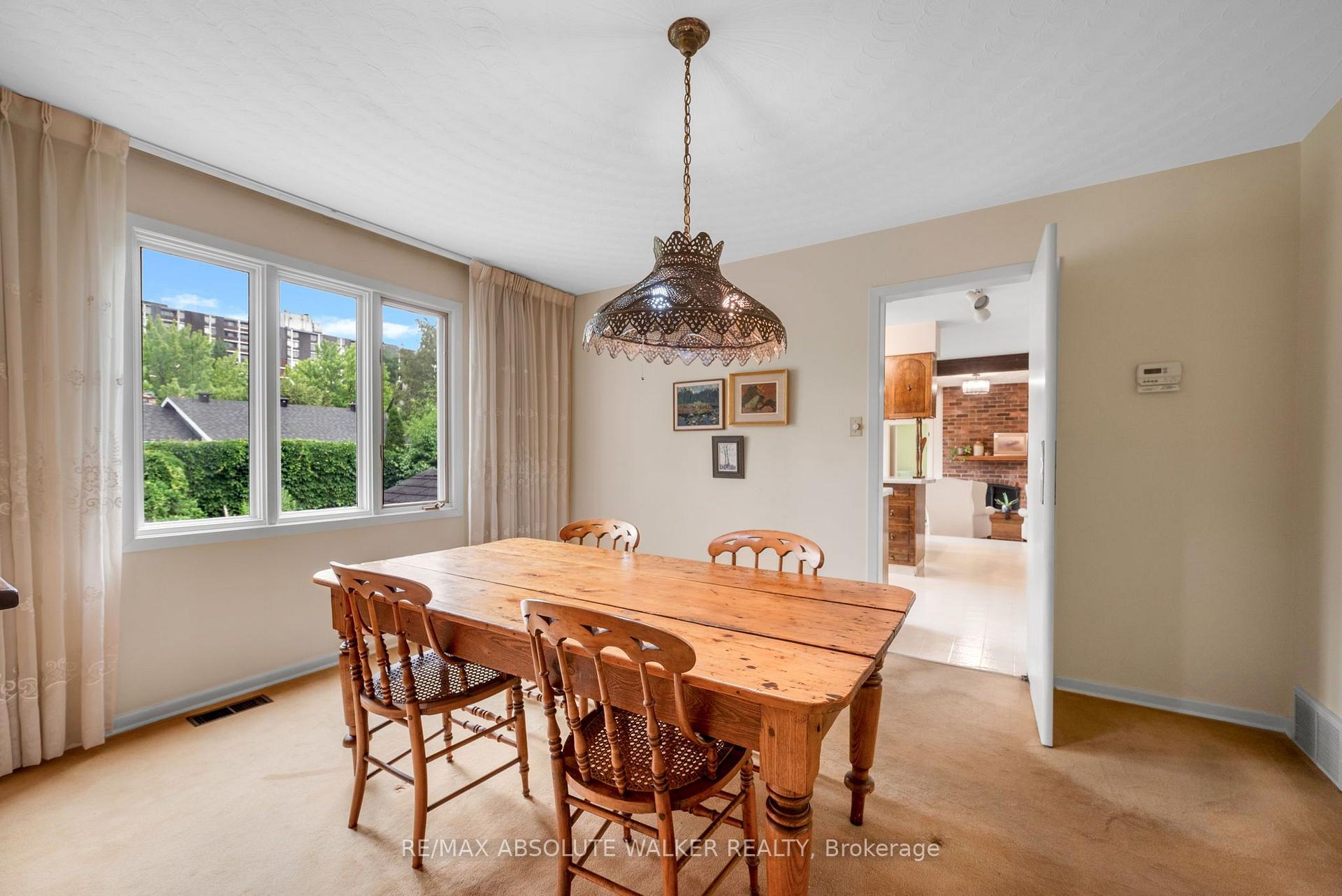Photo 5 of 1950 Fairmeadow Crescent, Ottawa, Guildwood Estates - Urbandale Acres — HOMEH