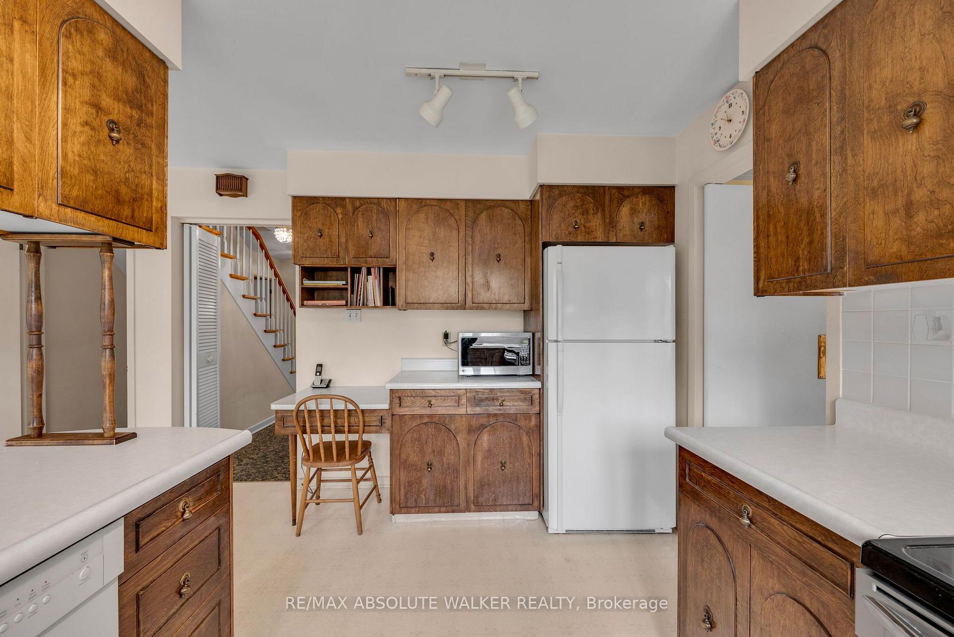 Photo 9 of 1950 Fairmeadow Crescent, Ottawa, Guildwood Estates - Urbandale Acres — HOMEH
