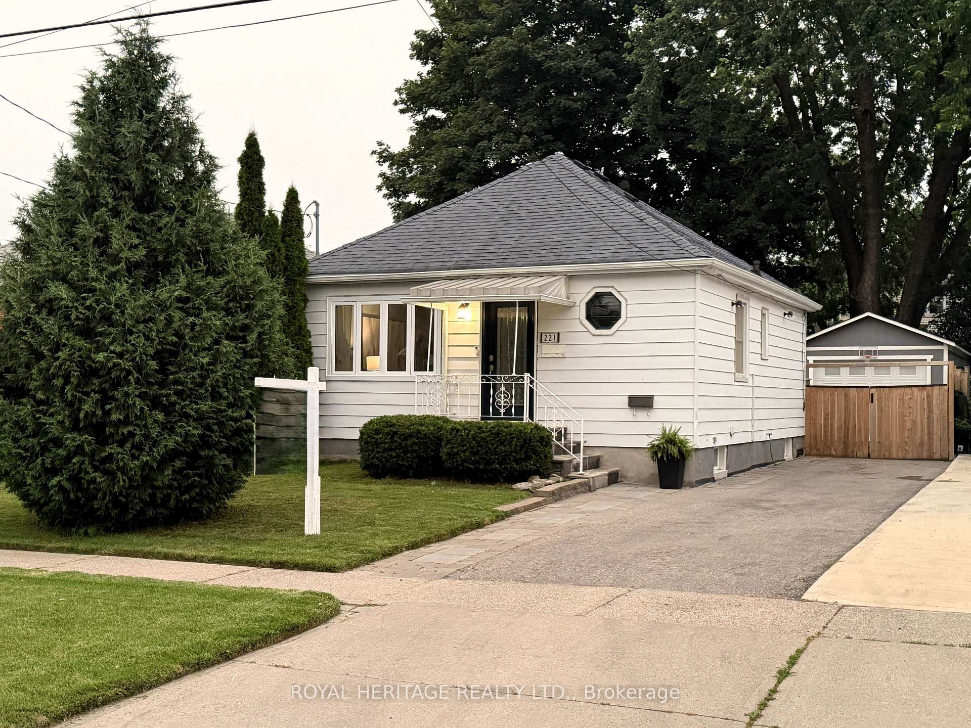 Photo 1 of 221 Hibbert Avenue, Oshawa, Vanier — HOMEH