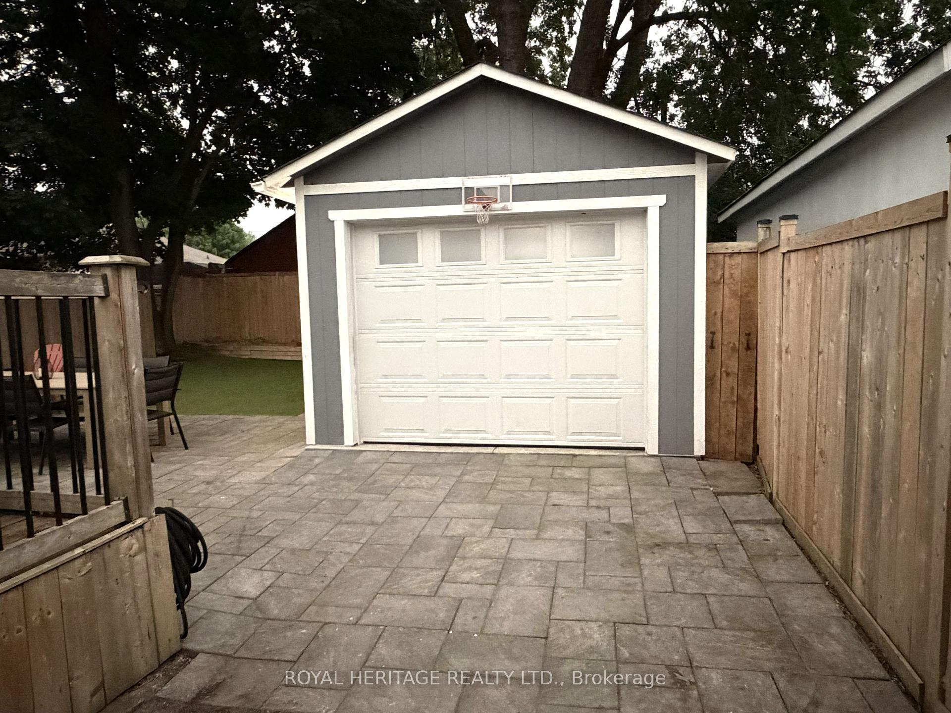 Photo 2 of 221 Hibbert Avenue, Oshawa, Vanier — HOMEH