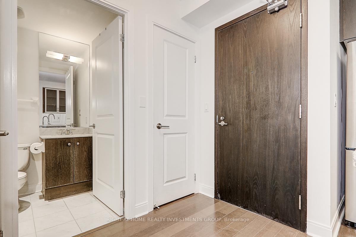 Front of Unit 704, 18 Yorkville Avenue