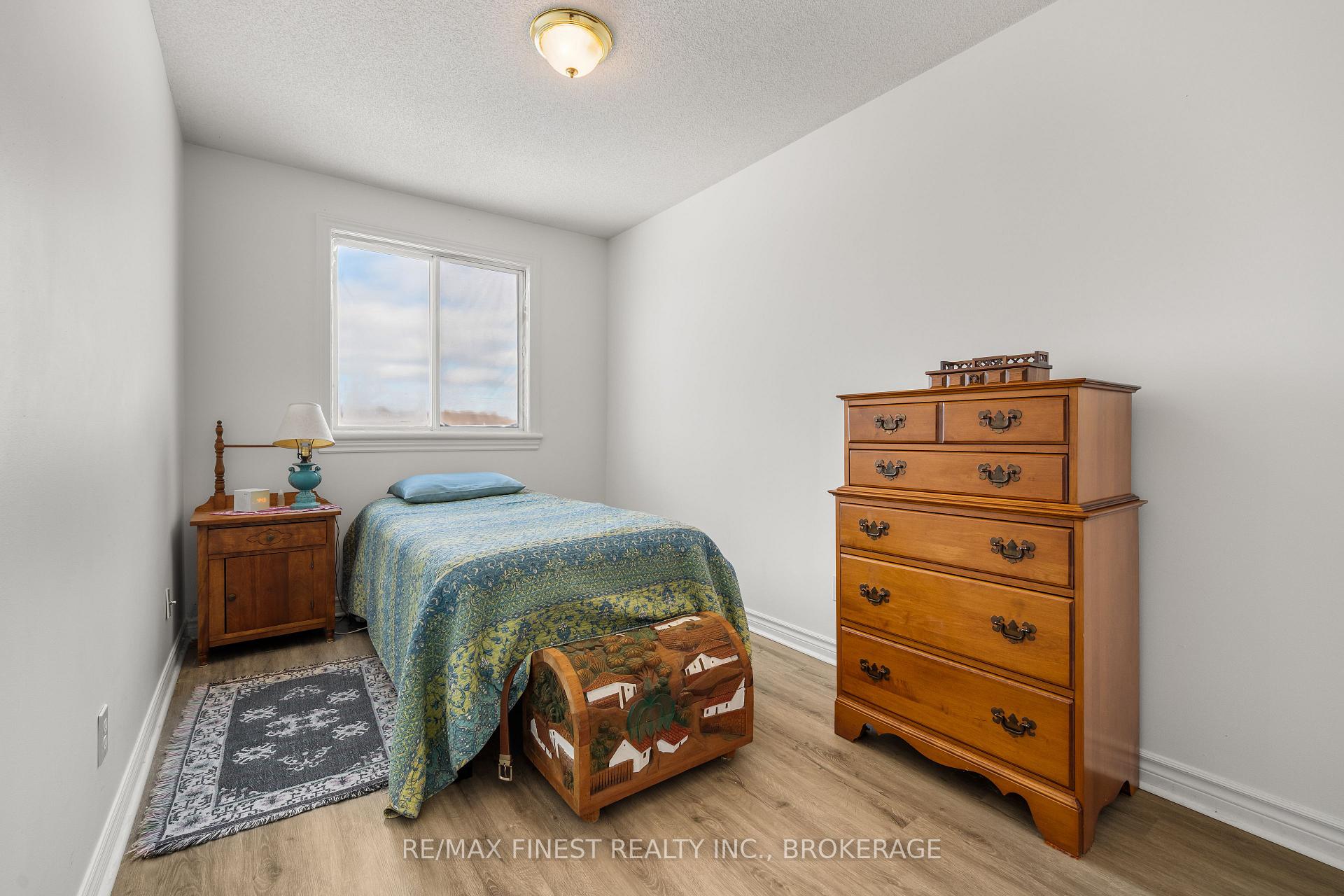 Photo 21 of 303 Conacher Drive, Kingston, Rideau — HOMEH