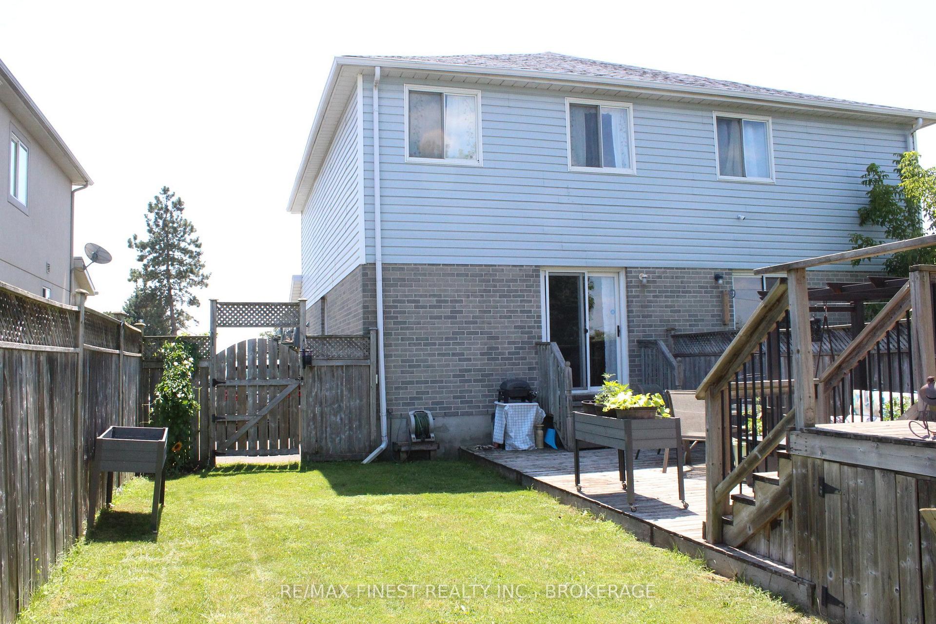 Photo 27 of 303 Conacher Drive, Kingston, Rideau — HOMEH