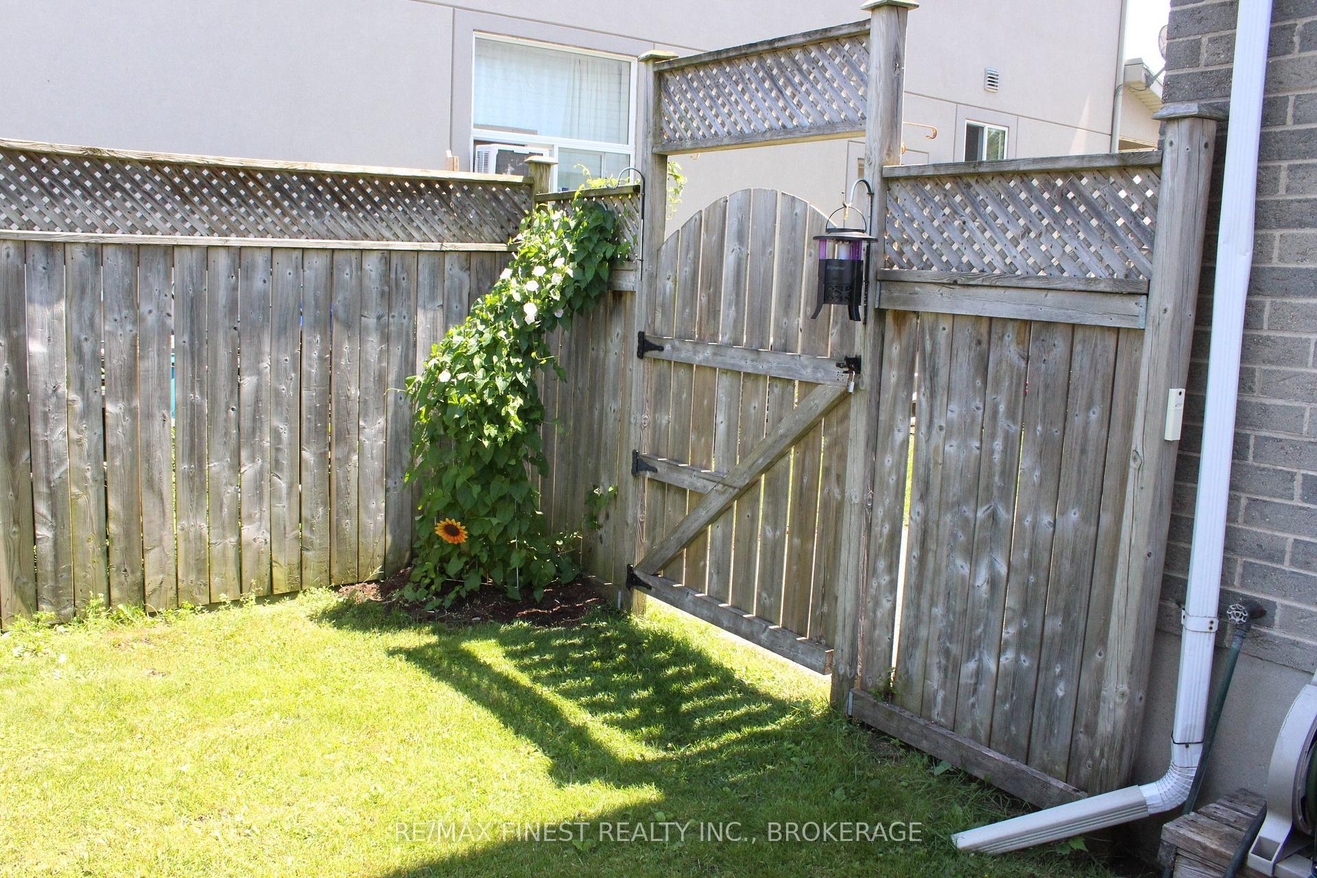 Photo 29 of 303 Conacher Drive, Kingston, Rideau — HOMEH