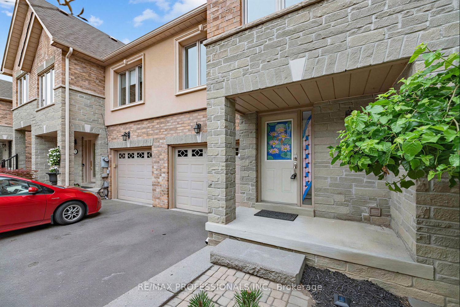 Photo 3 of 7 Briarly Lane, Etobicoke, Kingsway South — HOMEH