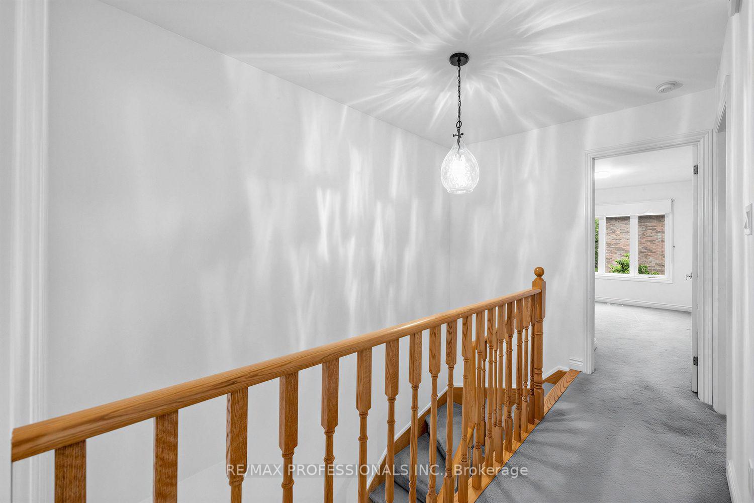Photo 27 of 7 Briarly Lane, Etobicoke, Kingsway South — HOMEH