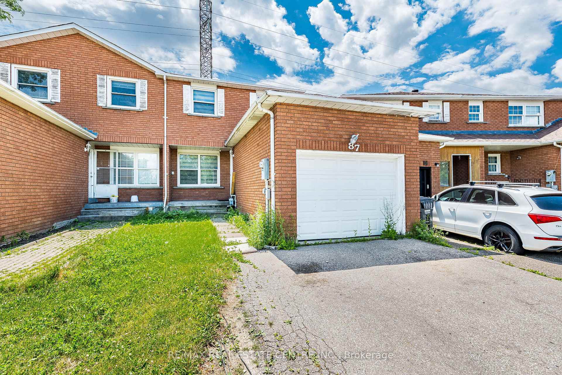 Photo 3 of 87 Tulip Drive, Brampton, Fletcher's Creek South — HOMEH