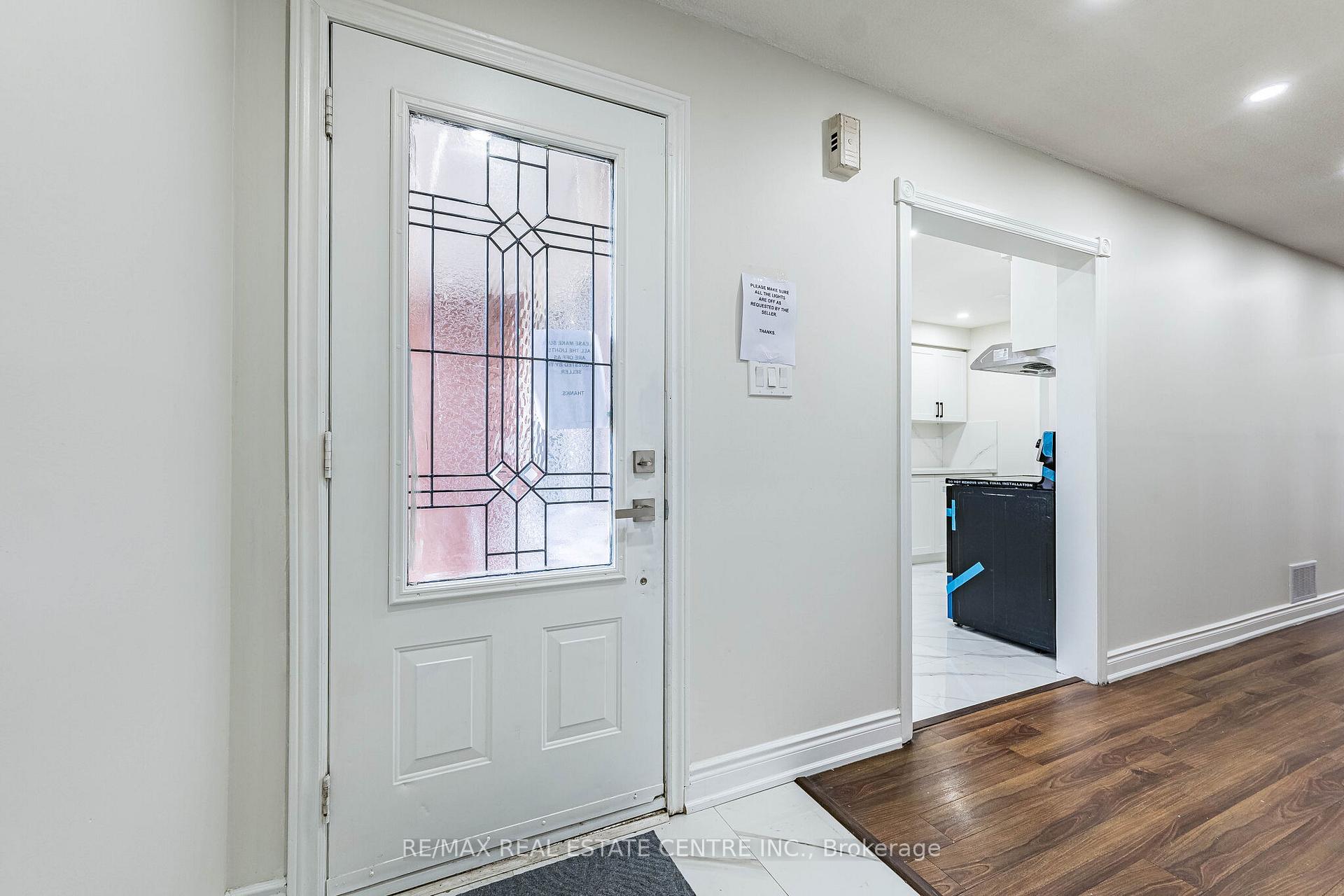 Photo 5 of 87 Tulip Drive, Brampton, Fletcher's Creek South — HOMEH