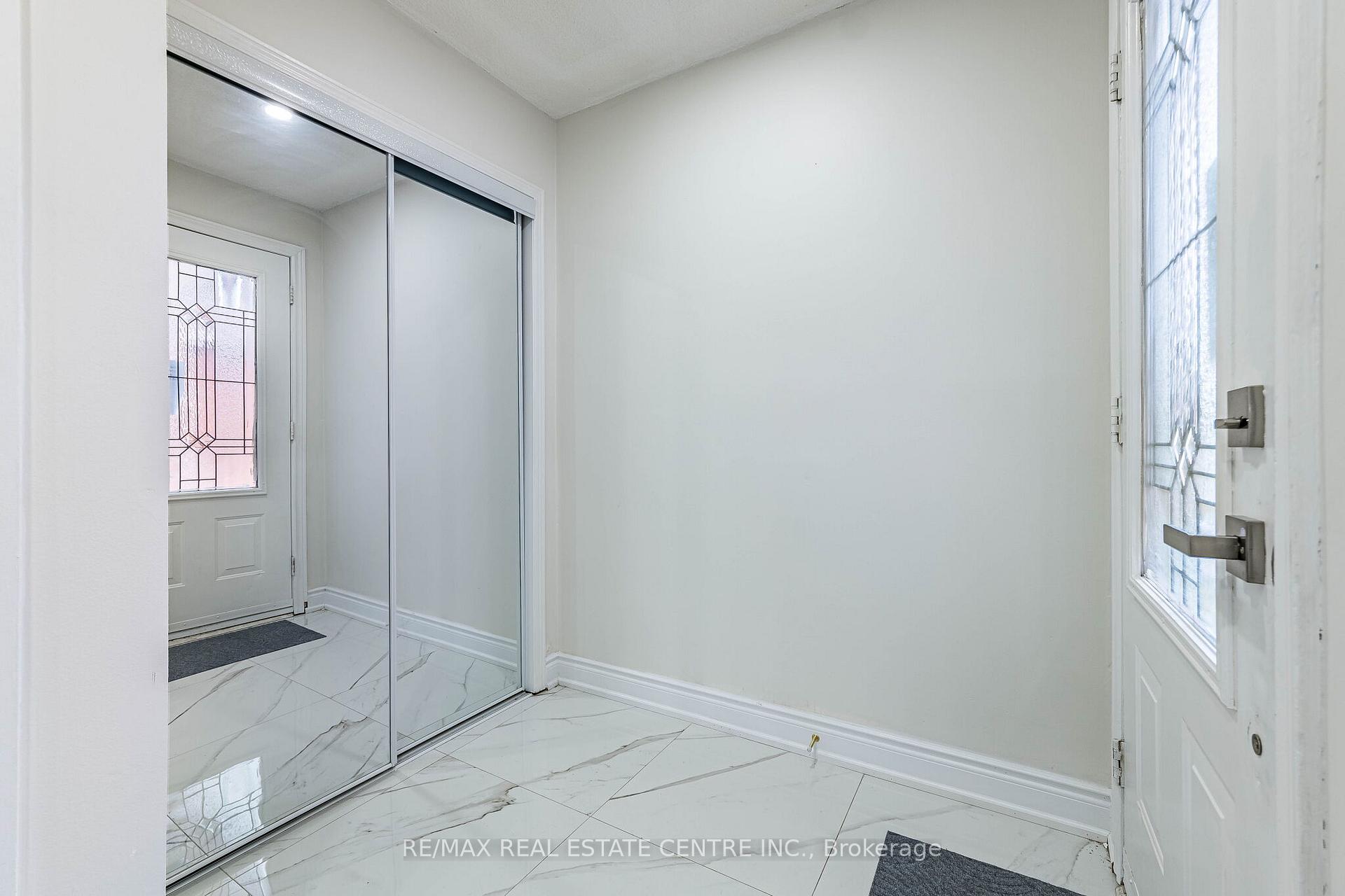 Photo 6 of 87 Tulip Drive, Brampton, Fletcher's Creek South — HOMEH