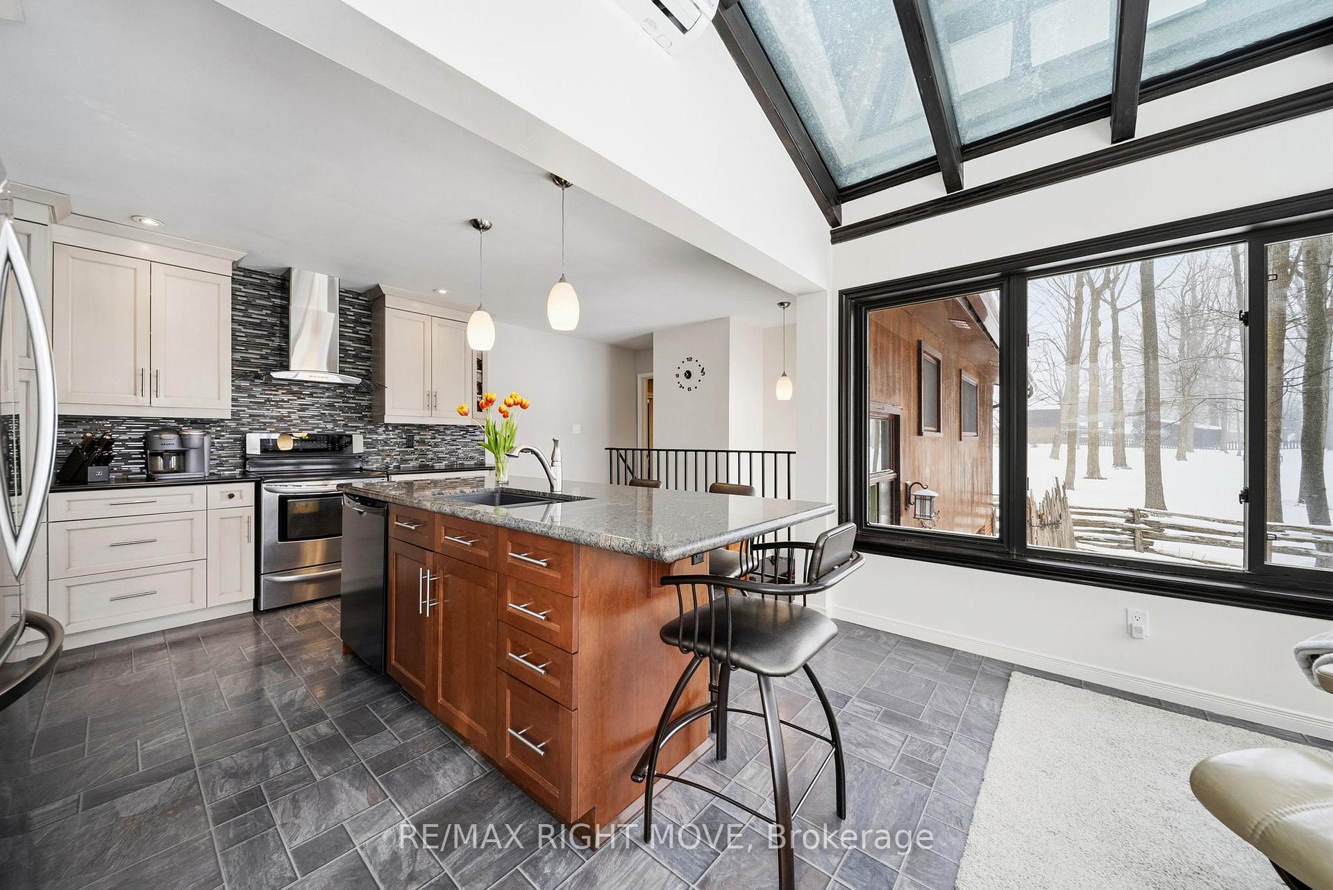 Photo 18 of 220 Belmoral Drive, Orillia — HOMEH