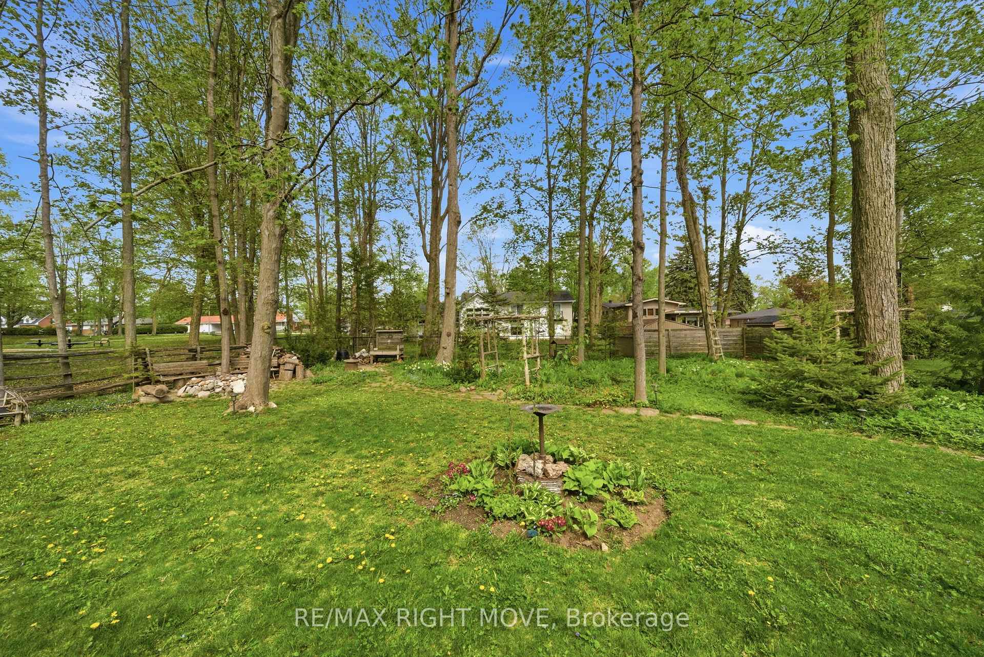 Photo 39 of 220 Belmoral Drive, Orillia — HOMEH
