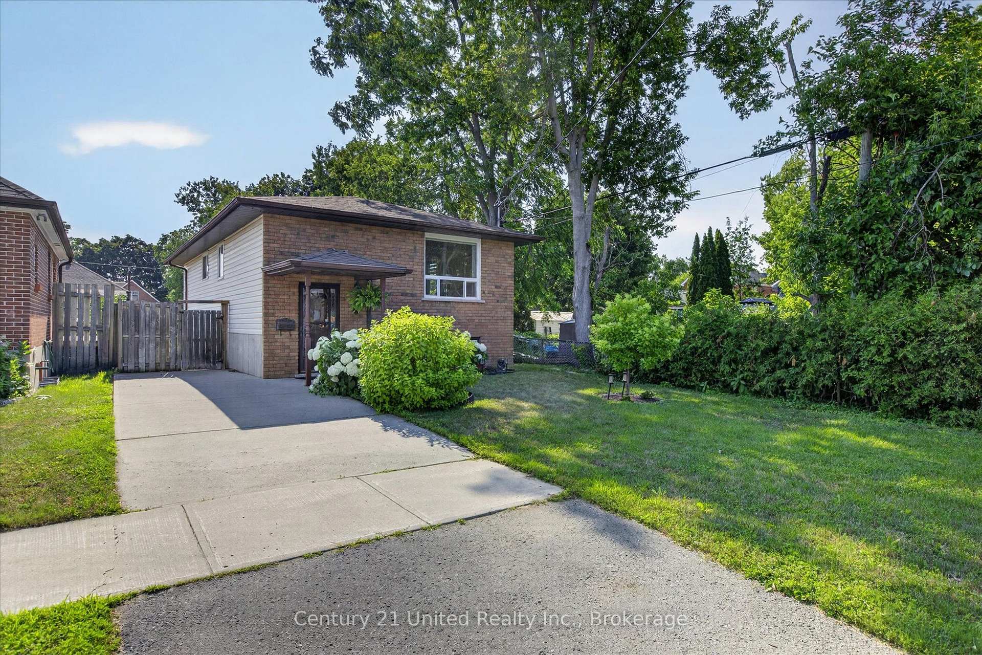 Photo 4 of 71 Pine Street, Peterborough, Town Ward 3 — HOMEH