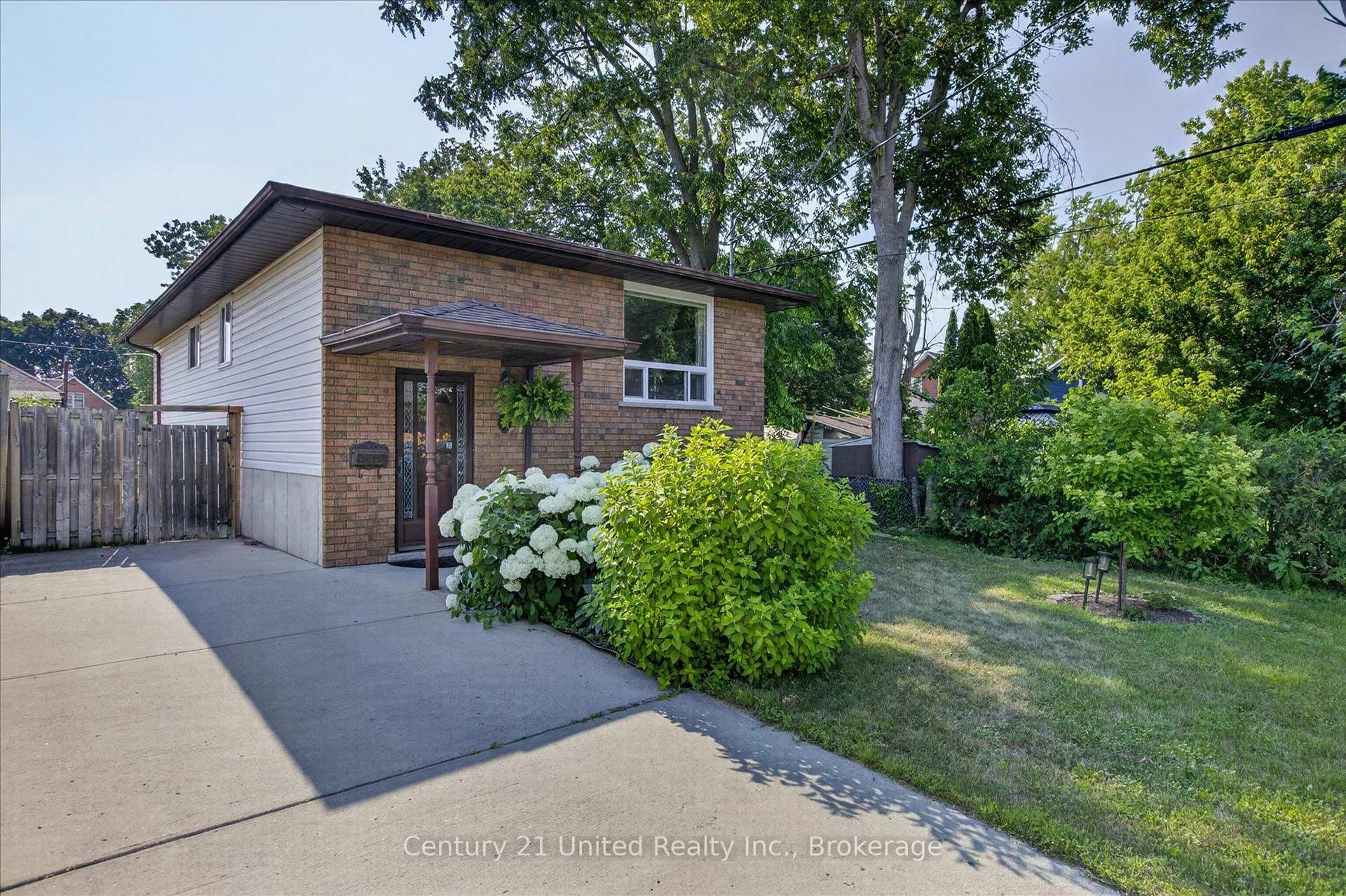 Photo 5 of 71 Pine Street, Peterborough, Town Ward 3 — HOMEH