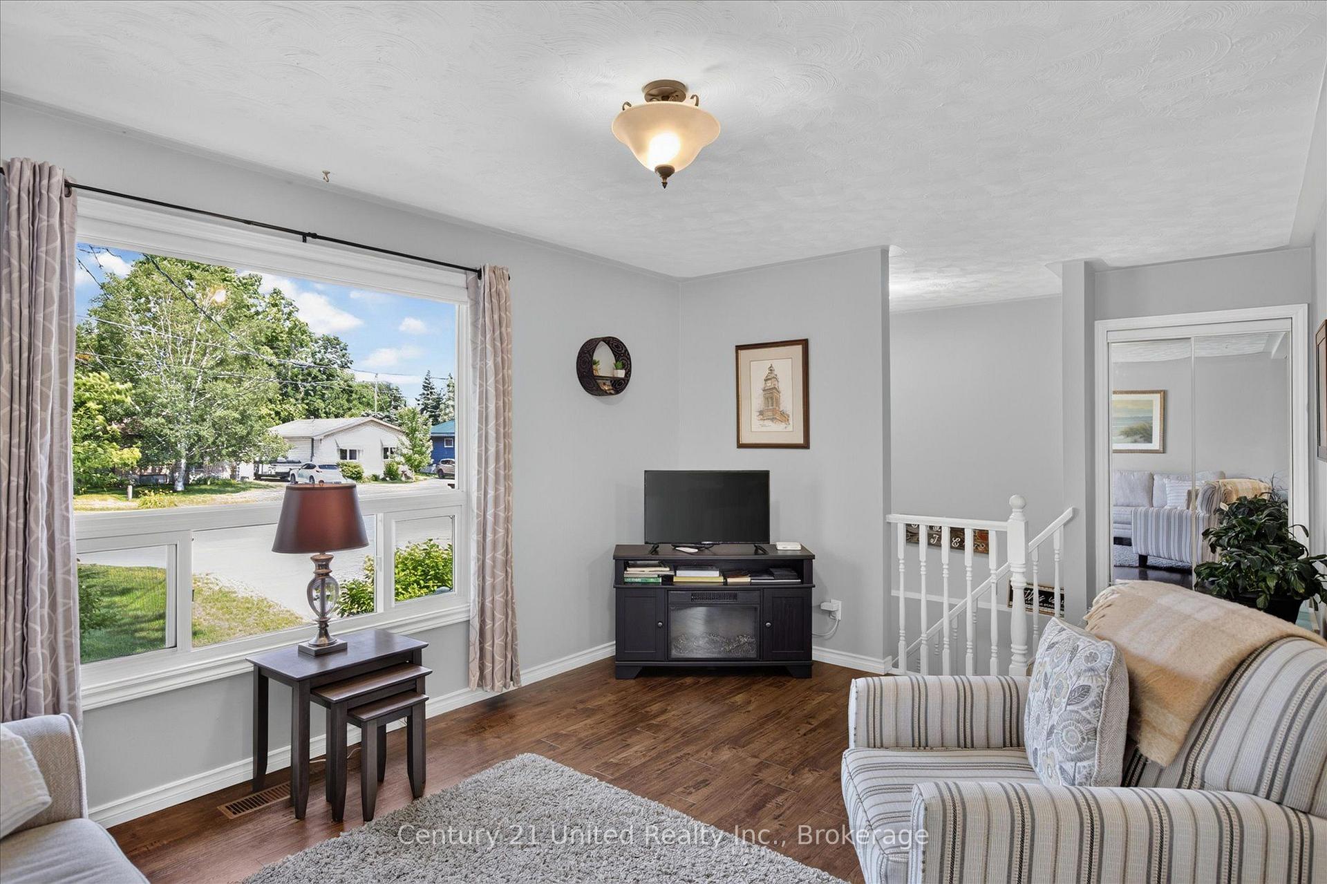 Photo 11 of 71 Pine Street, Peterborough, Town Ward 3 — HOMEH