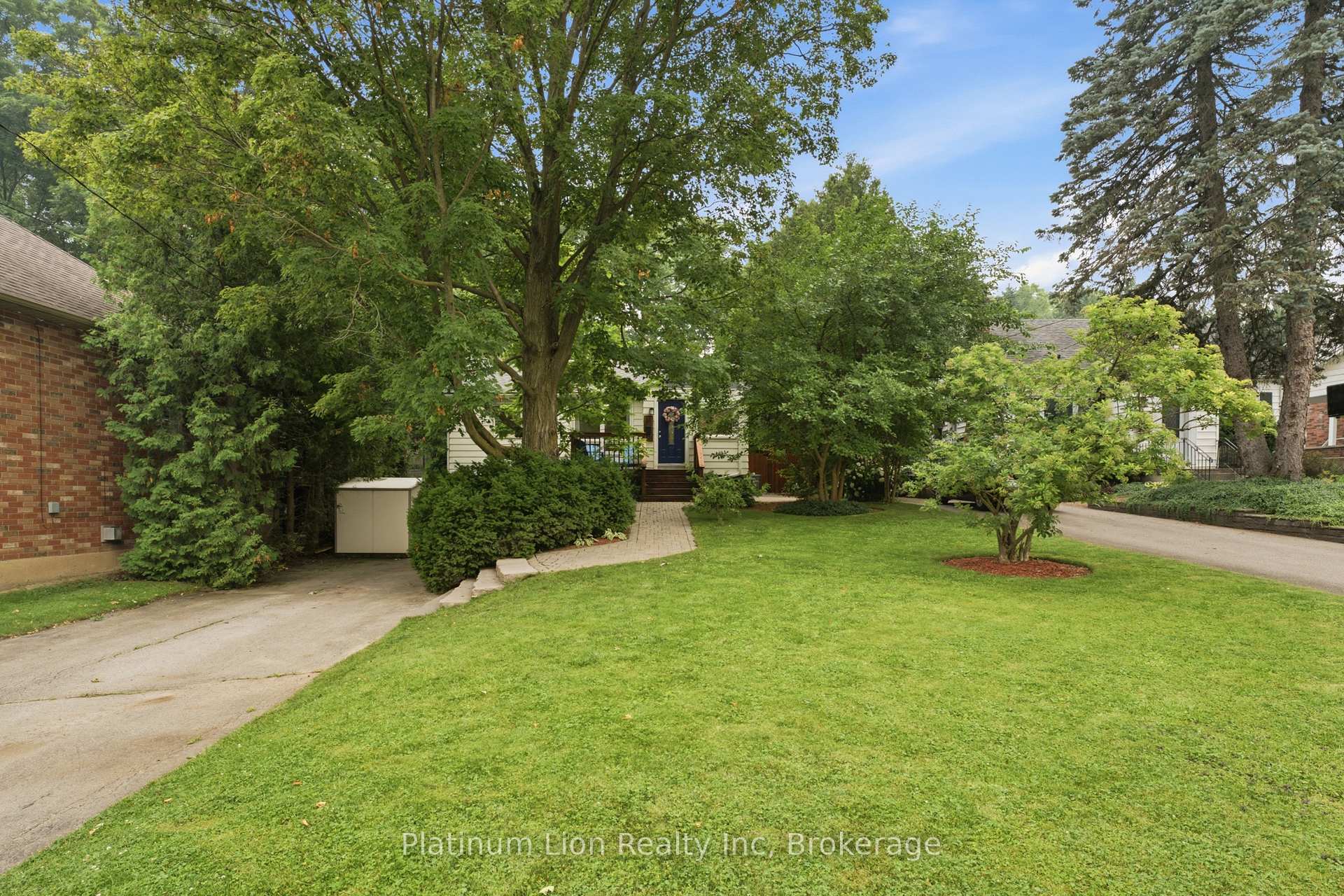 Photo 2 of 38 Mercer Street, Hamilton, Dundas — HOMEH