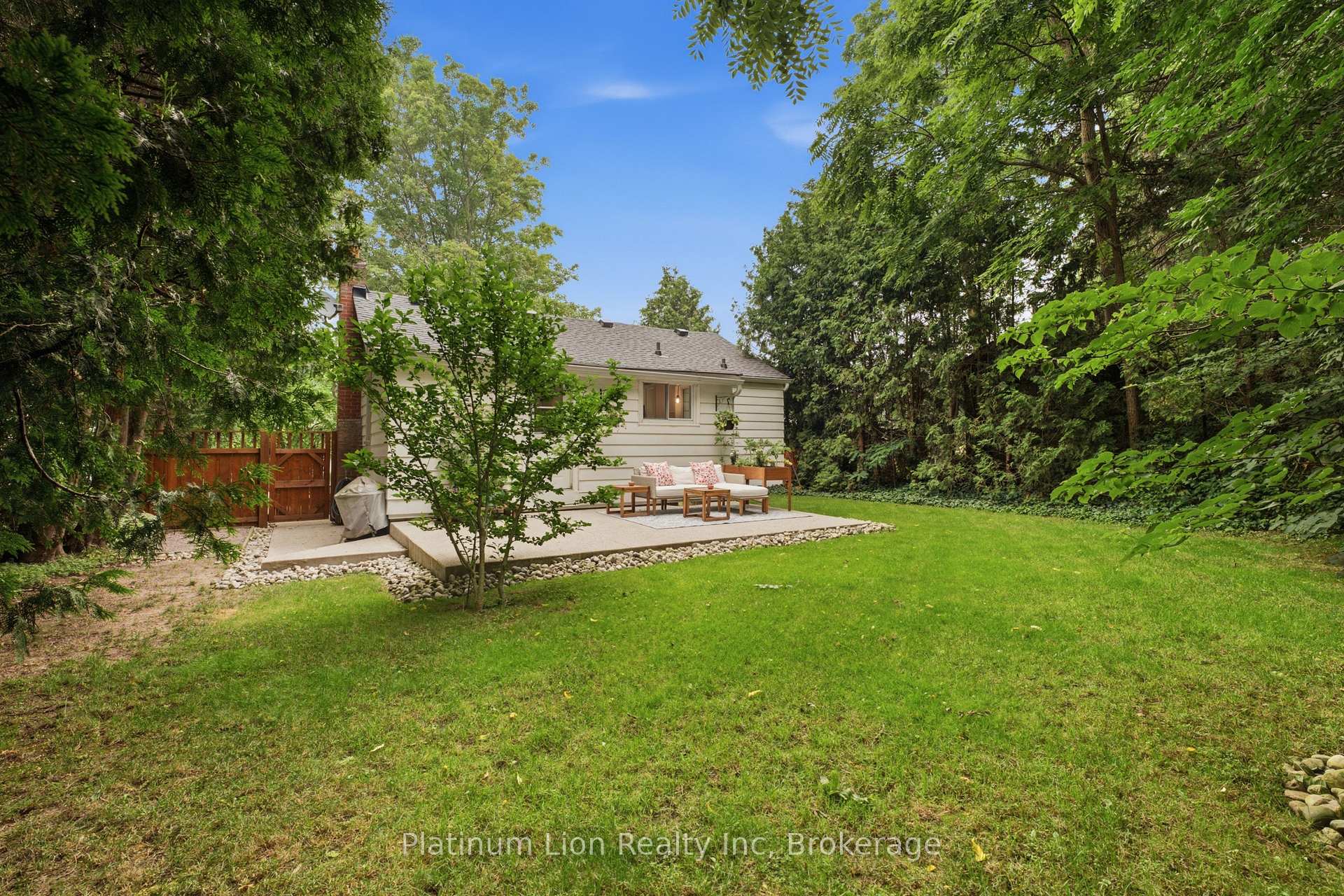 Photo 7 of 38 Mercer Street, Hamilton, Dundas — HOMEH