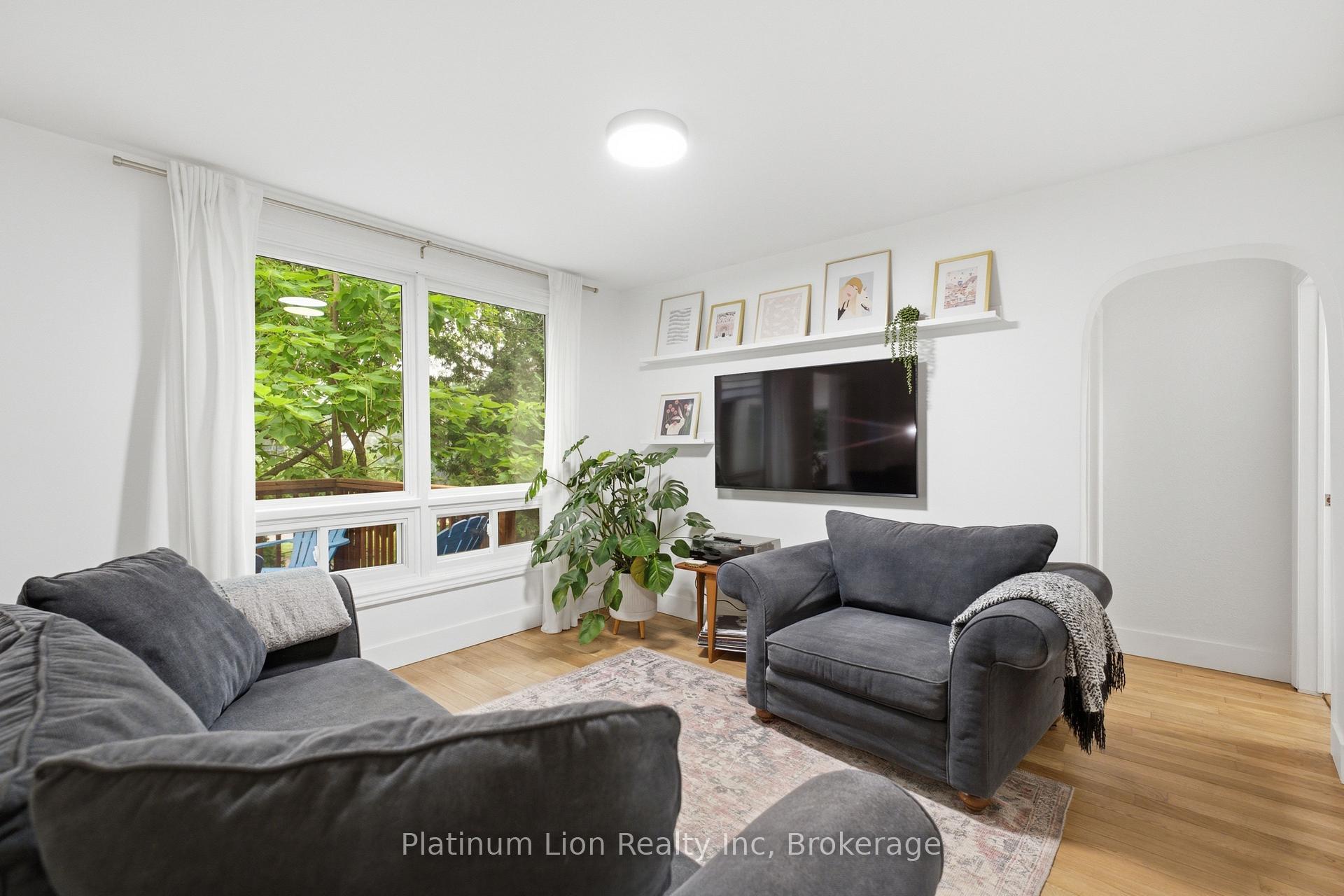 Photo 10 of 38 Mercer Street, Hamilton, Dundas — HOMEH