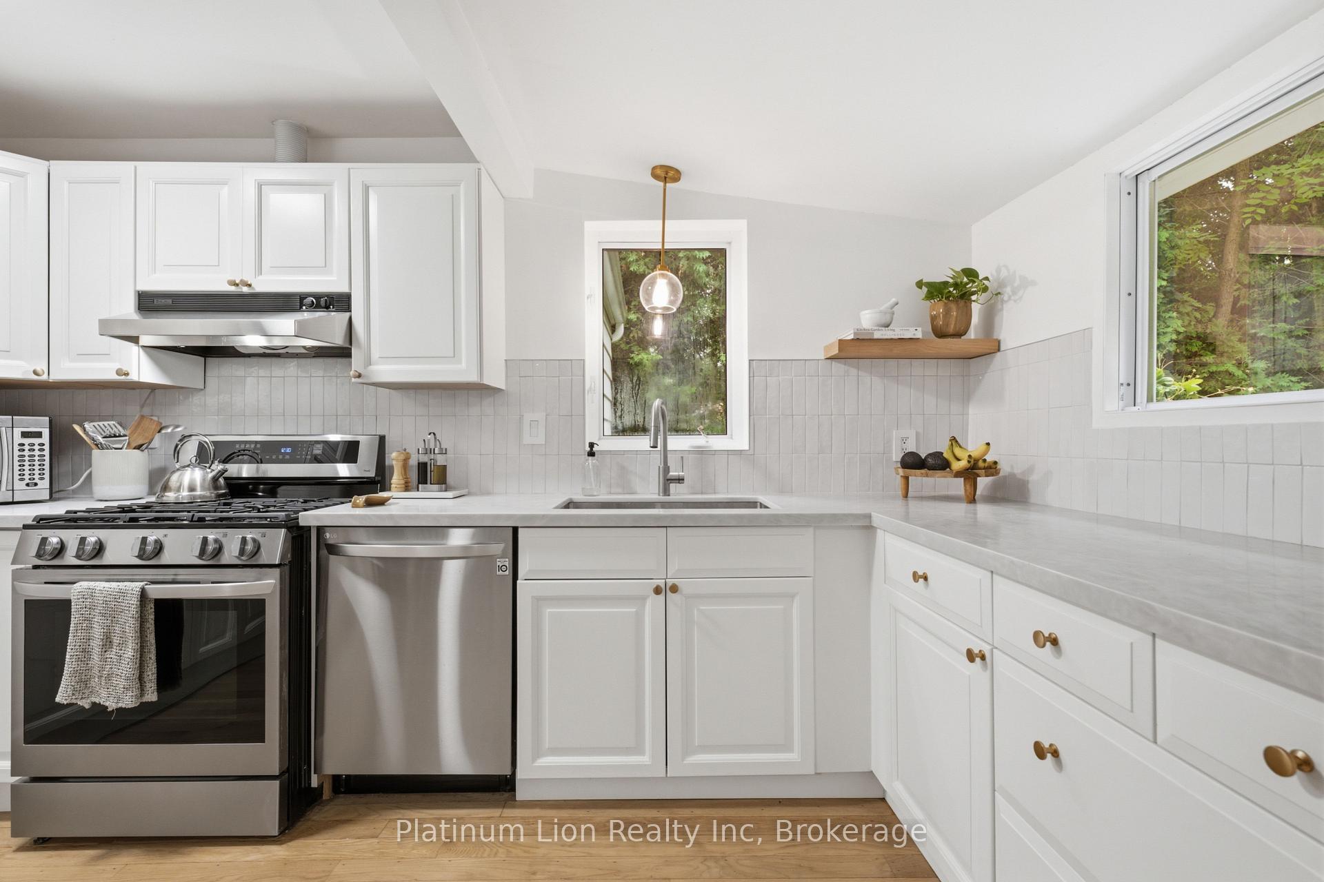 Photo 15 of 38 Mercer Street, Hamilton, Dundas — HOMEH