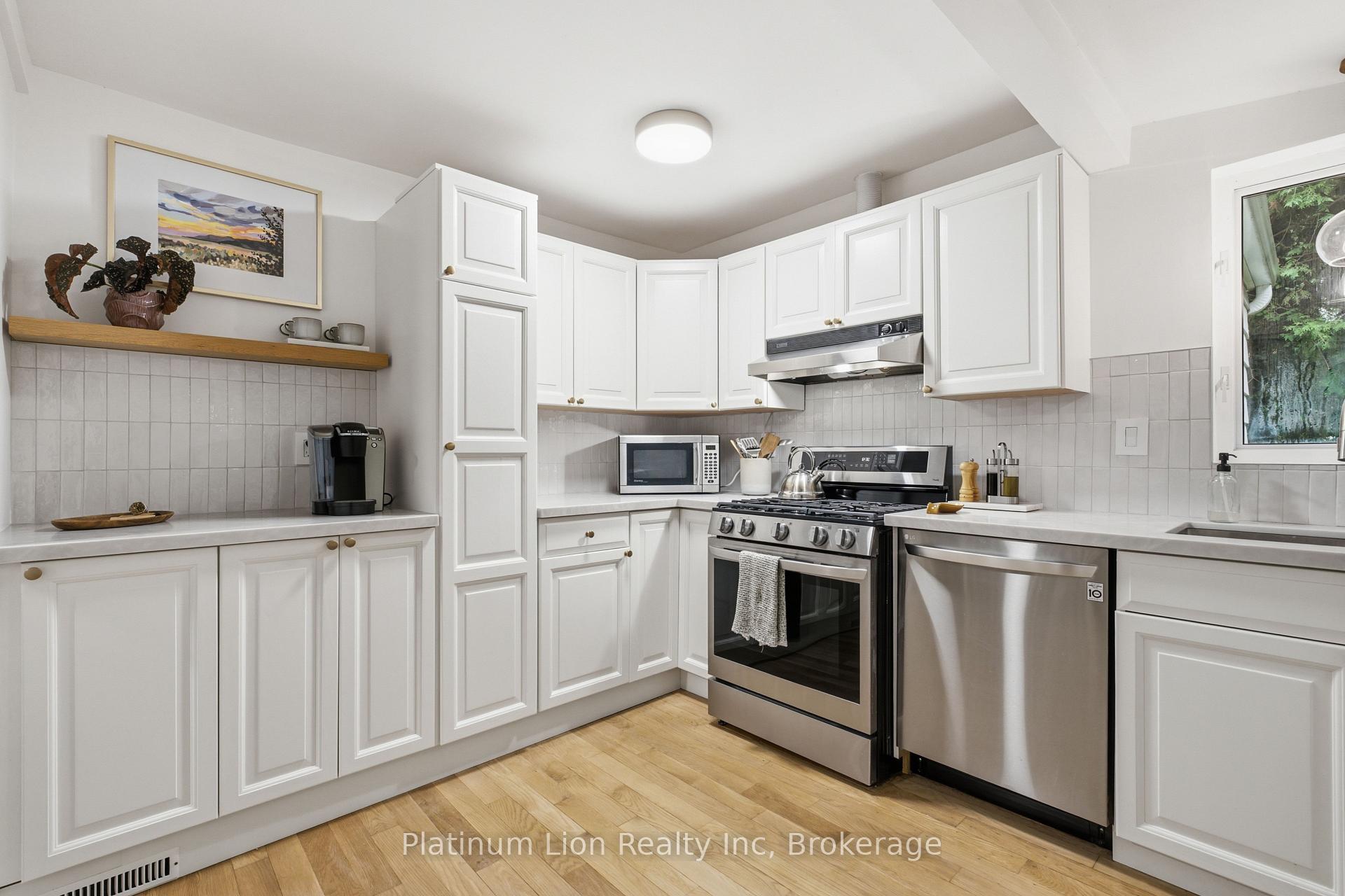 Photo 16 of 38 Mercer Street, Hamilton, Dundas — HOMEH