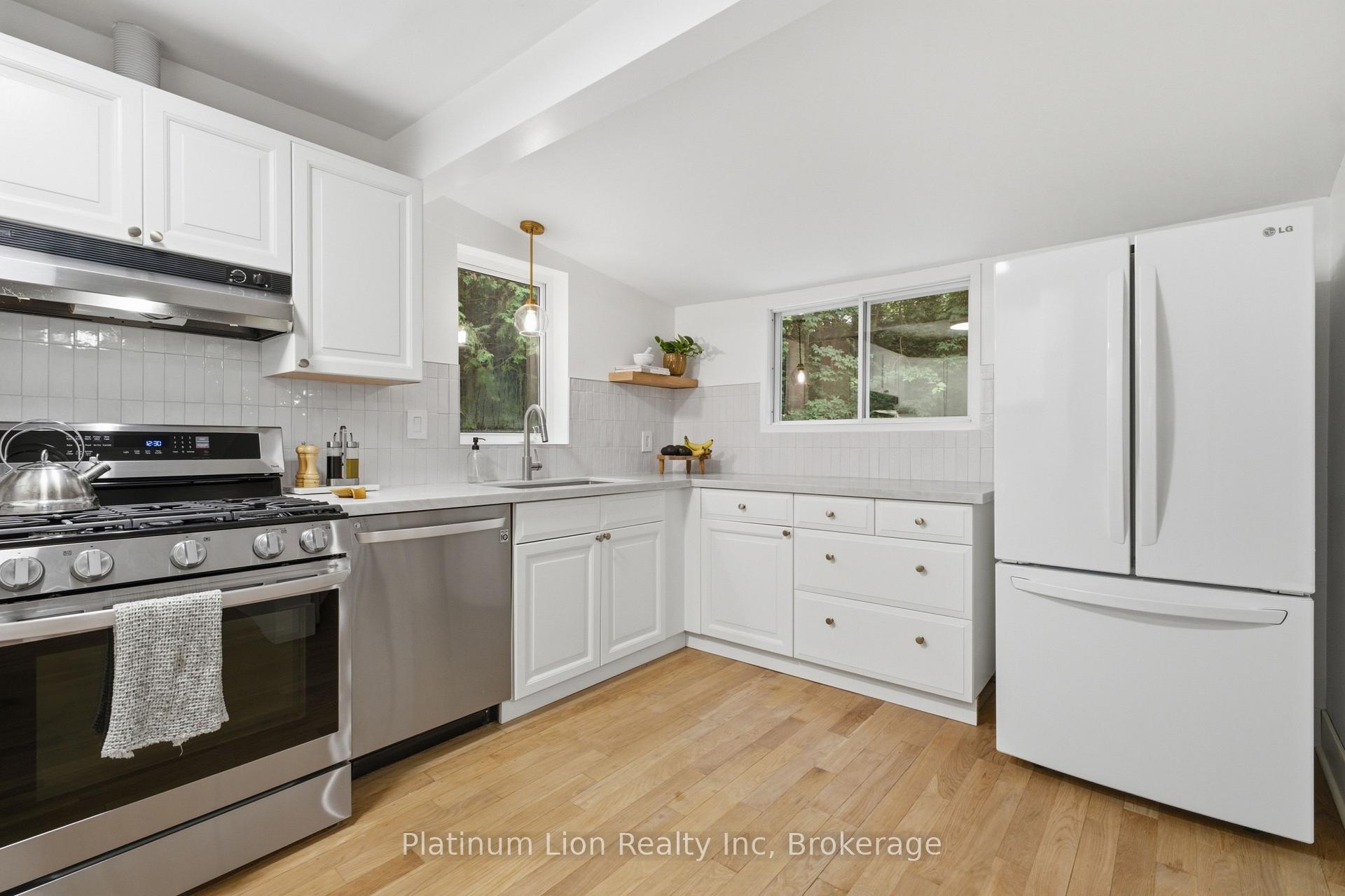Photo 17 of 38 Mercer Street, Hamilton, Dundas — HOMEH