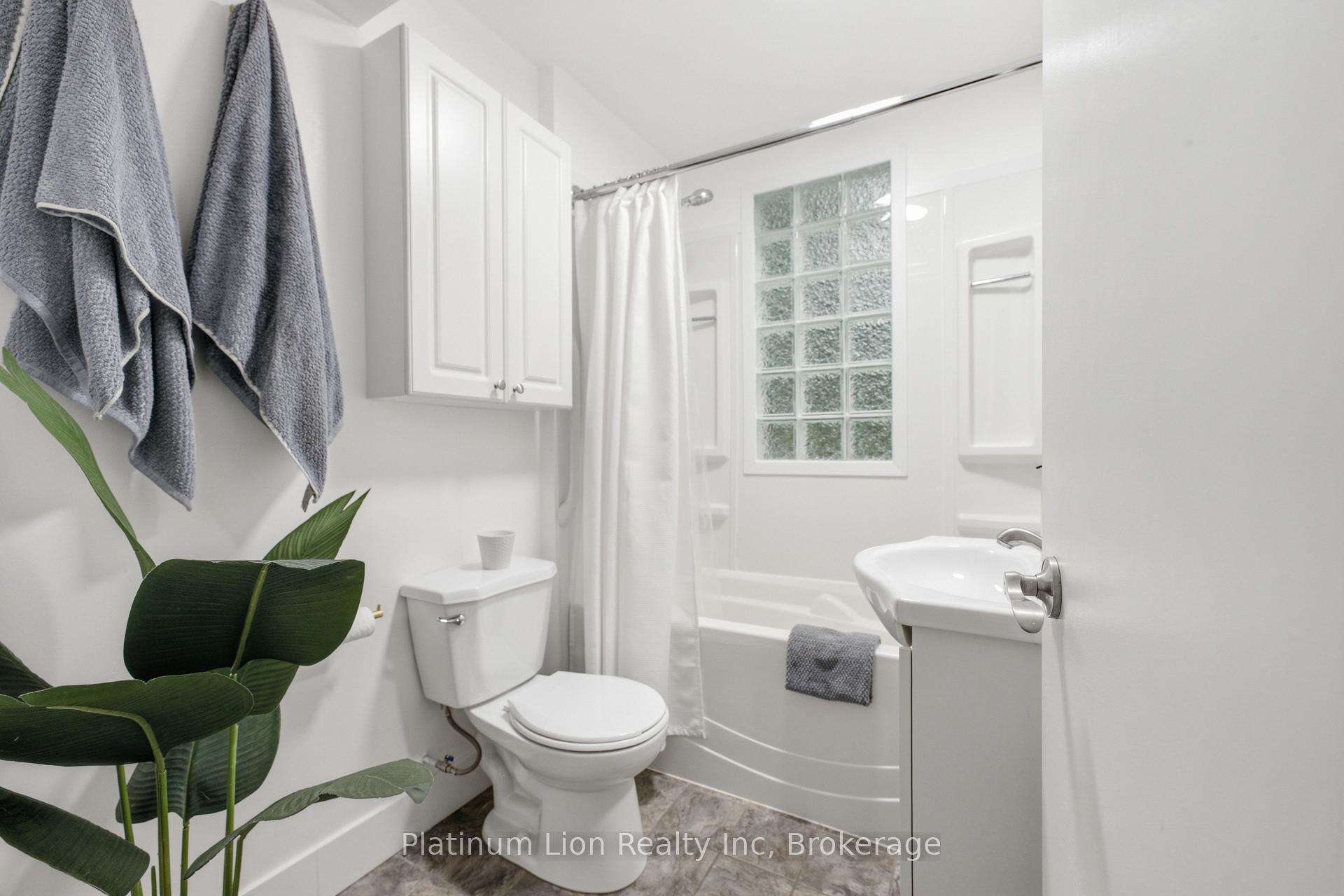 Photo 21 of 38 Mercer Street, Hamilton, Dundas — HOMEH