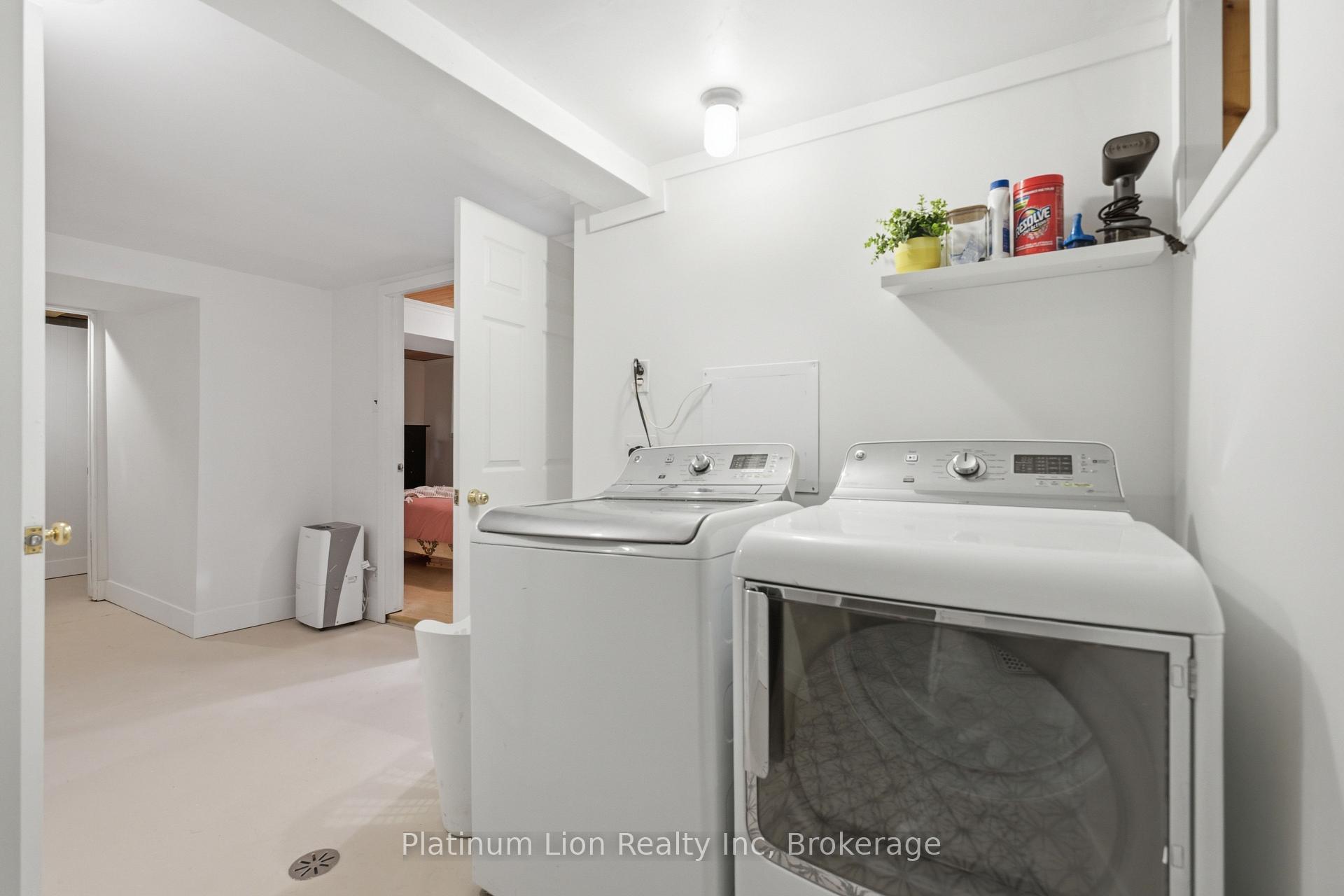 Photo 24 of 38 Mercer Street, Hamilton, Dundas — HOMEH