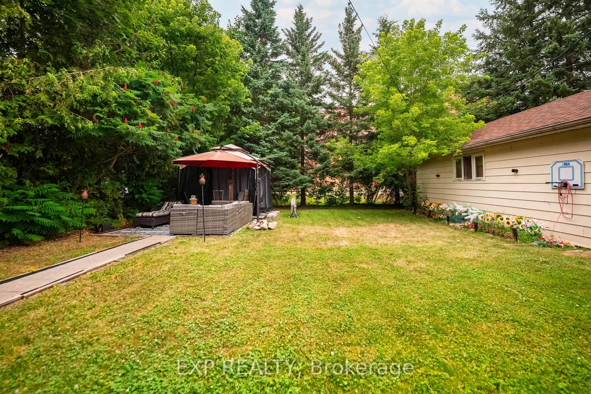 Photo 38 of 5 Fourth Avenue, Orangeville — HOMEH