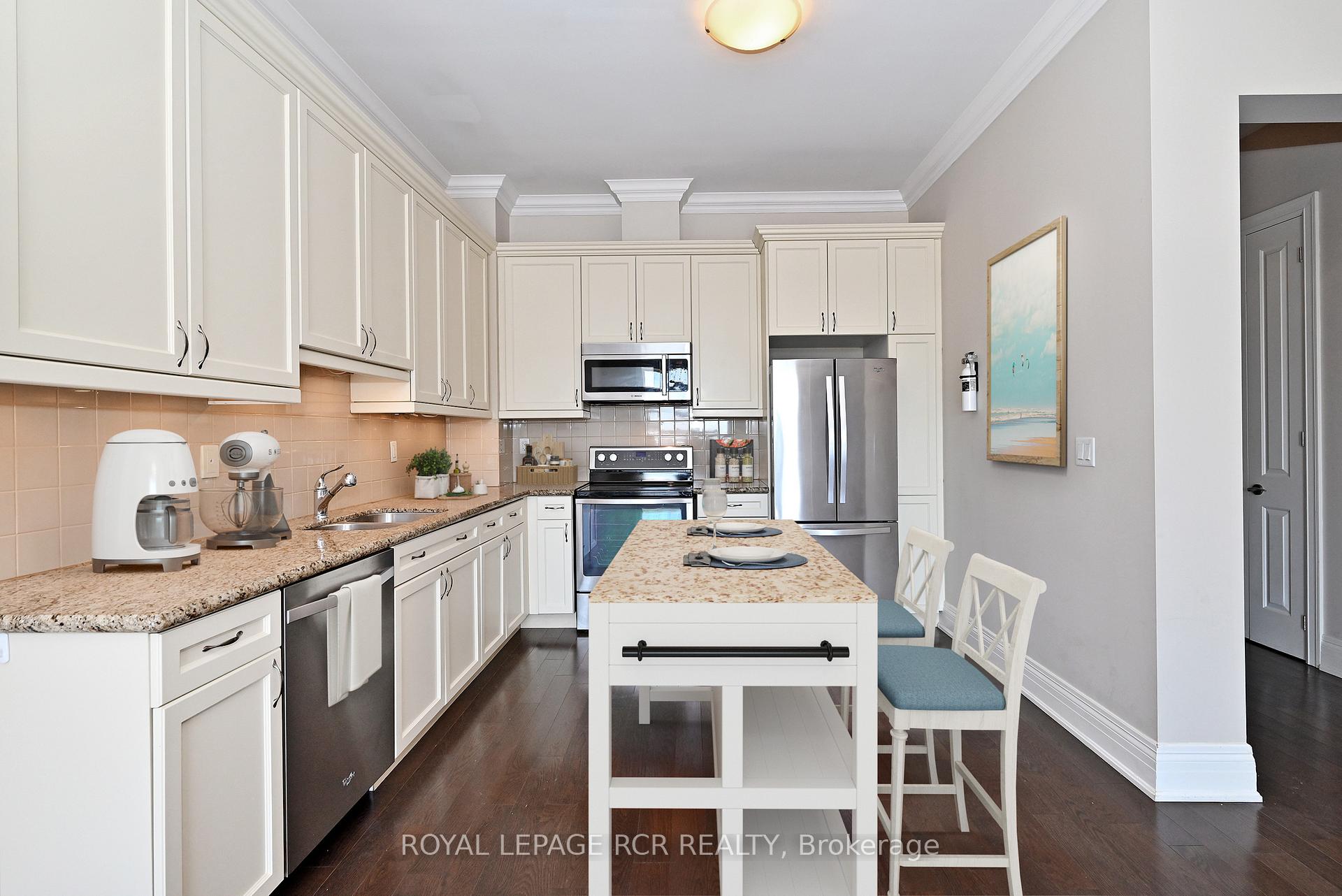 Photo 5 of Unit 416, 80 Burns Boulevard, King, King City — HOMEH