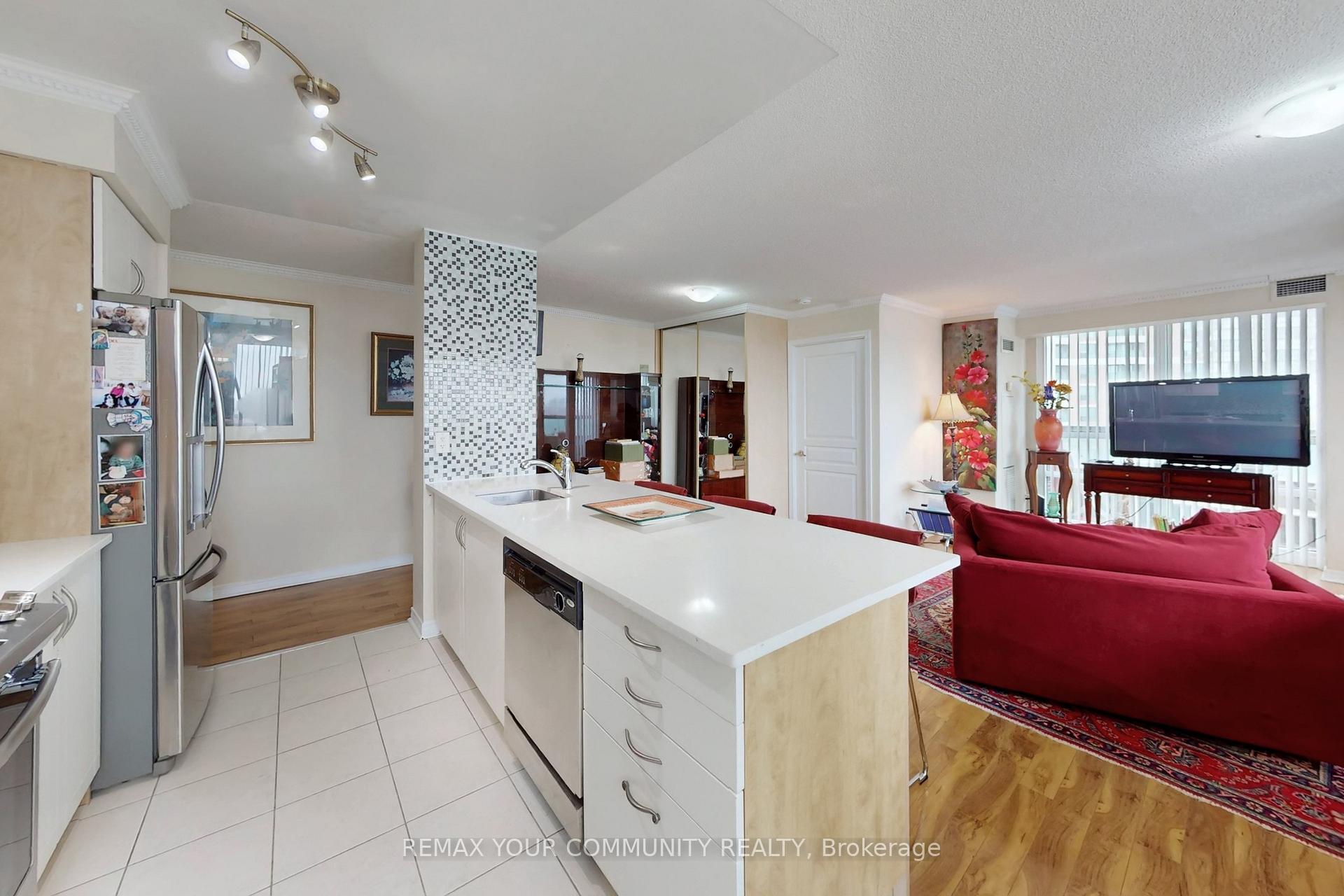 Photo 13 of Unit 607, 503 Beecroft Road, North York, Willowdale West — HOMEH