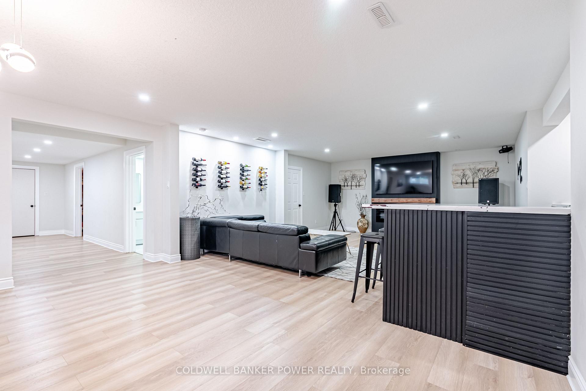 Photo 40 of 2558 Mcwade Place, London, North R — HOMEH