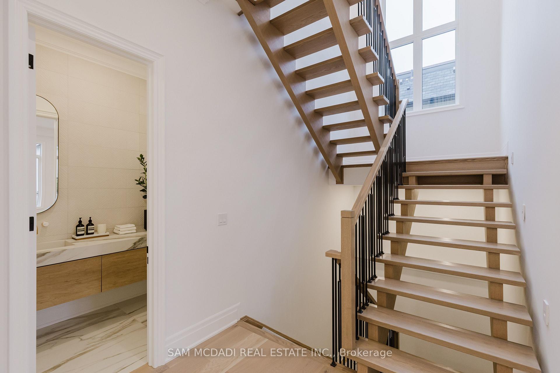 Photo 10 of 243 Prince George Crescent, Oakville, Southwest — HOMEH