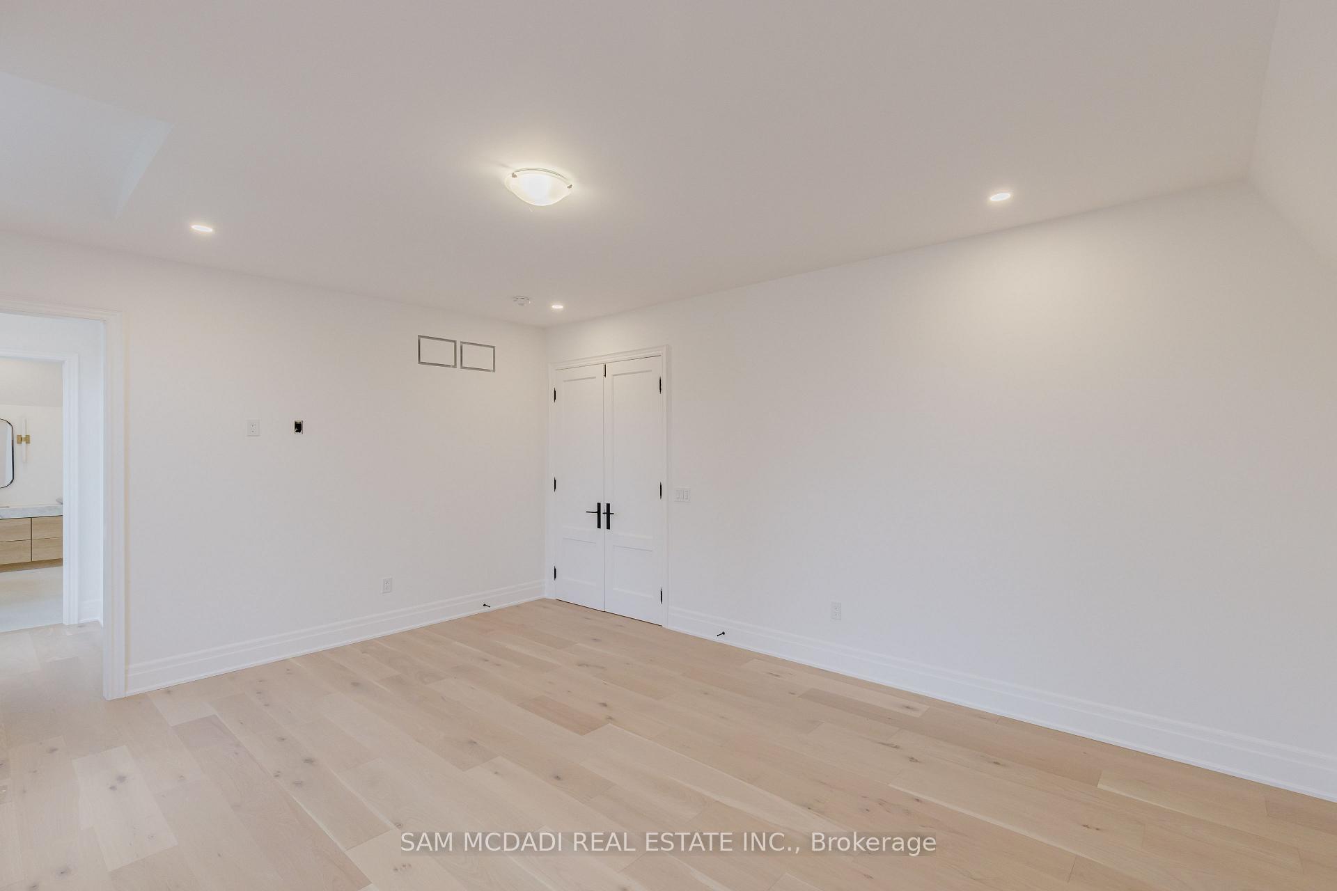 Photo 27 of 243 Prince George Crescent, Oakville, Southwest — HOMEH