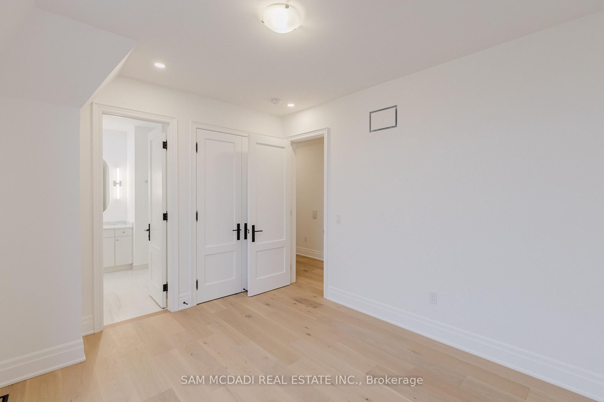 Photo 33 of 243 Prince George Crescent, Oakville, Southwest — HOMEH