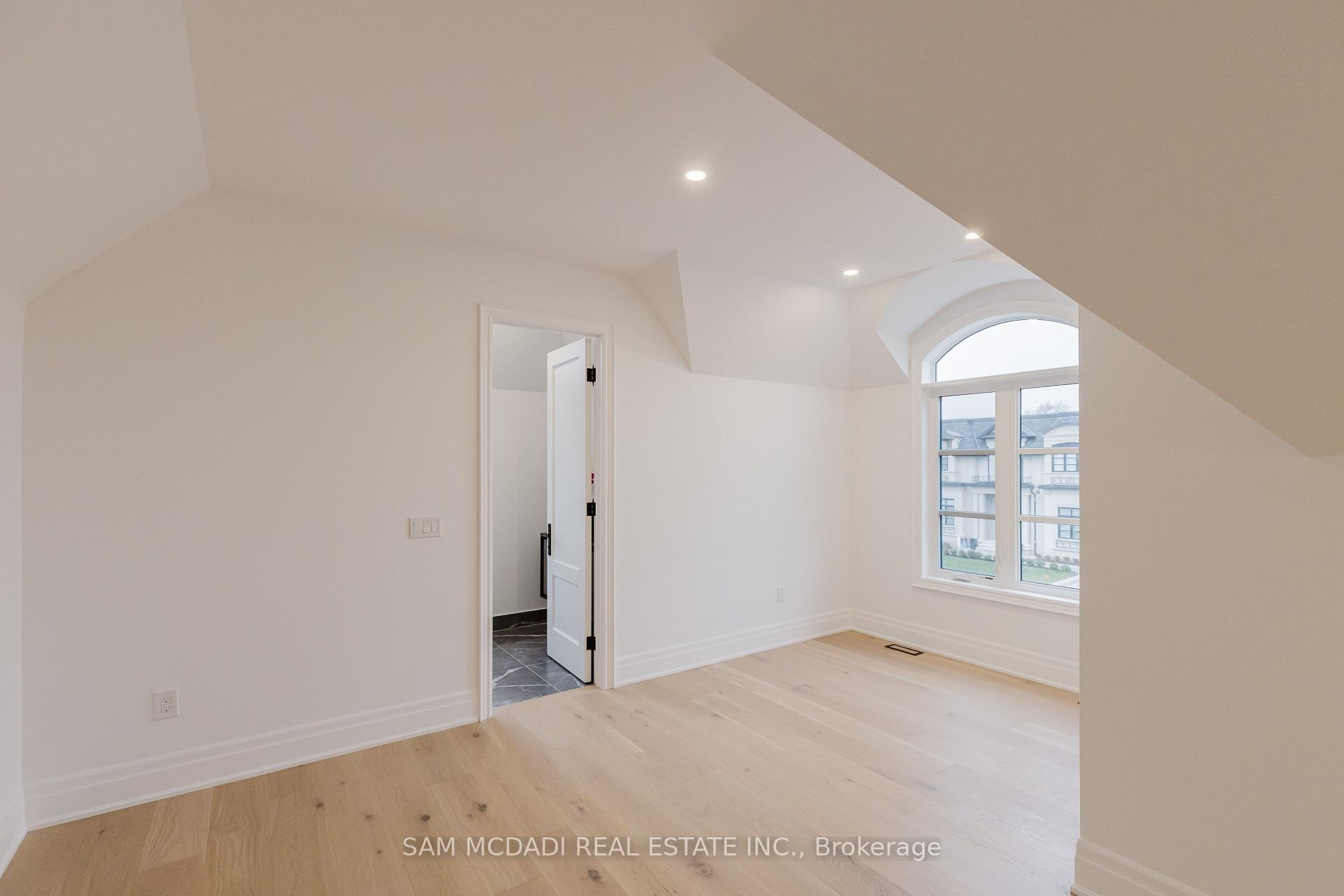 Photo 38 of 243 Prince George Crescent, Oakville, Southwest — HOMEH