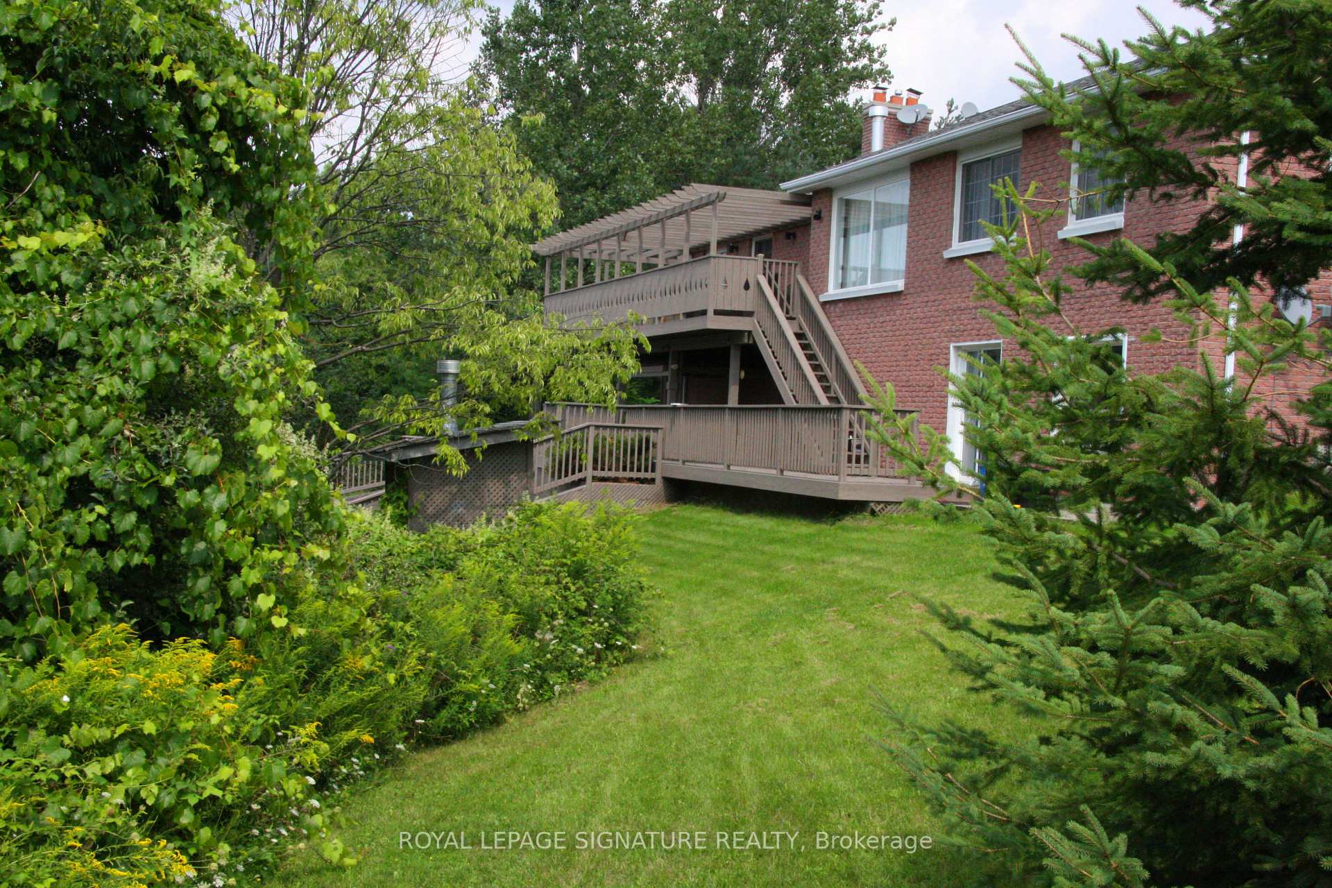 Photo 38 of 16 Hilltop Crescent, East Garafraxa, Rural East Garafraxa — HOMEH