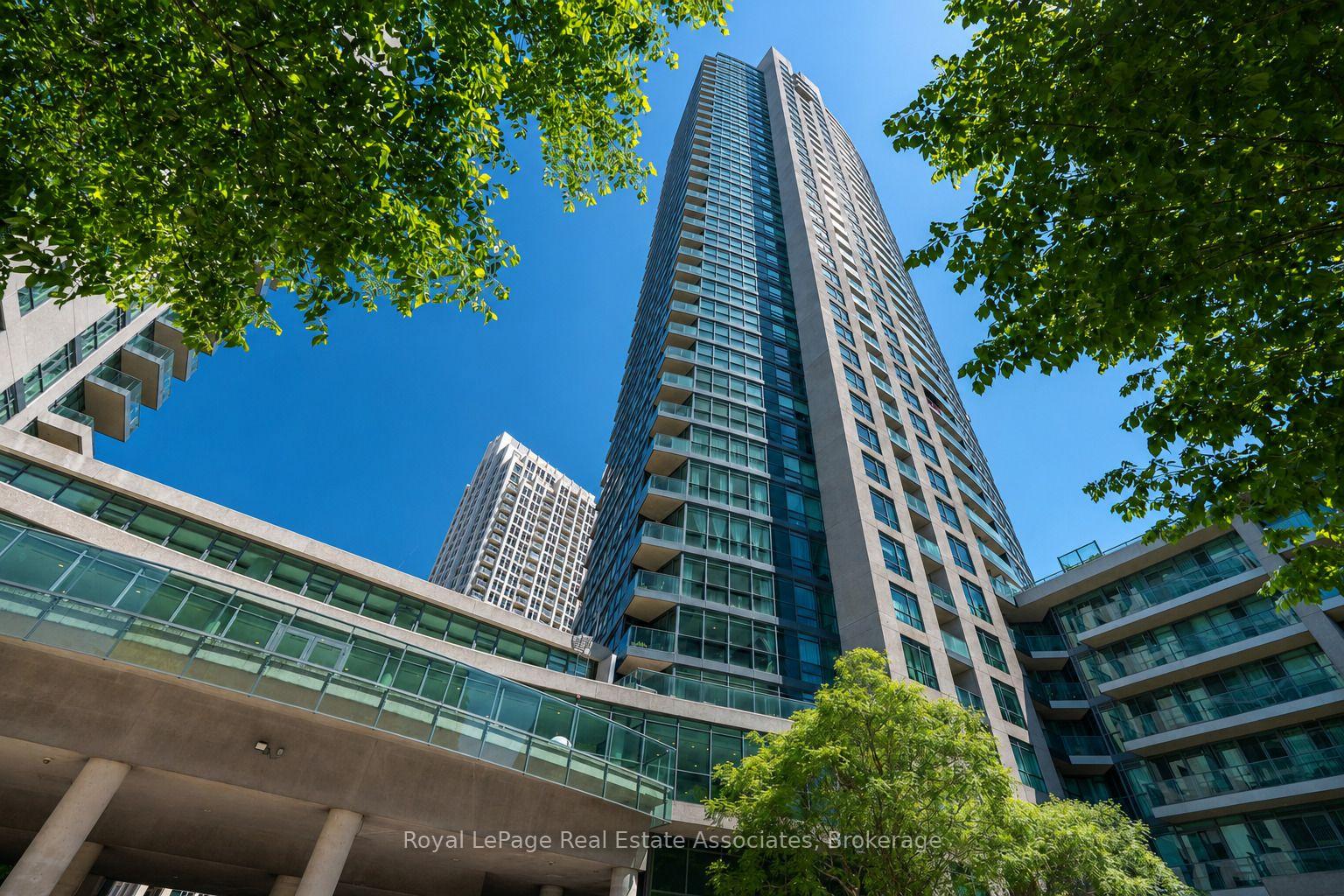 Photo 1 of Unit 2411, 215 Fort York Boulevard, Toronto, Niagara — HOMEH