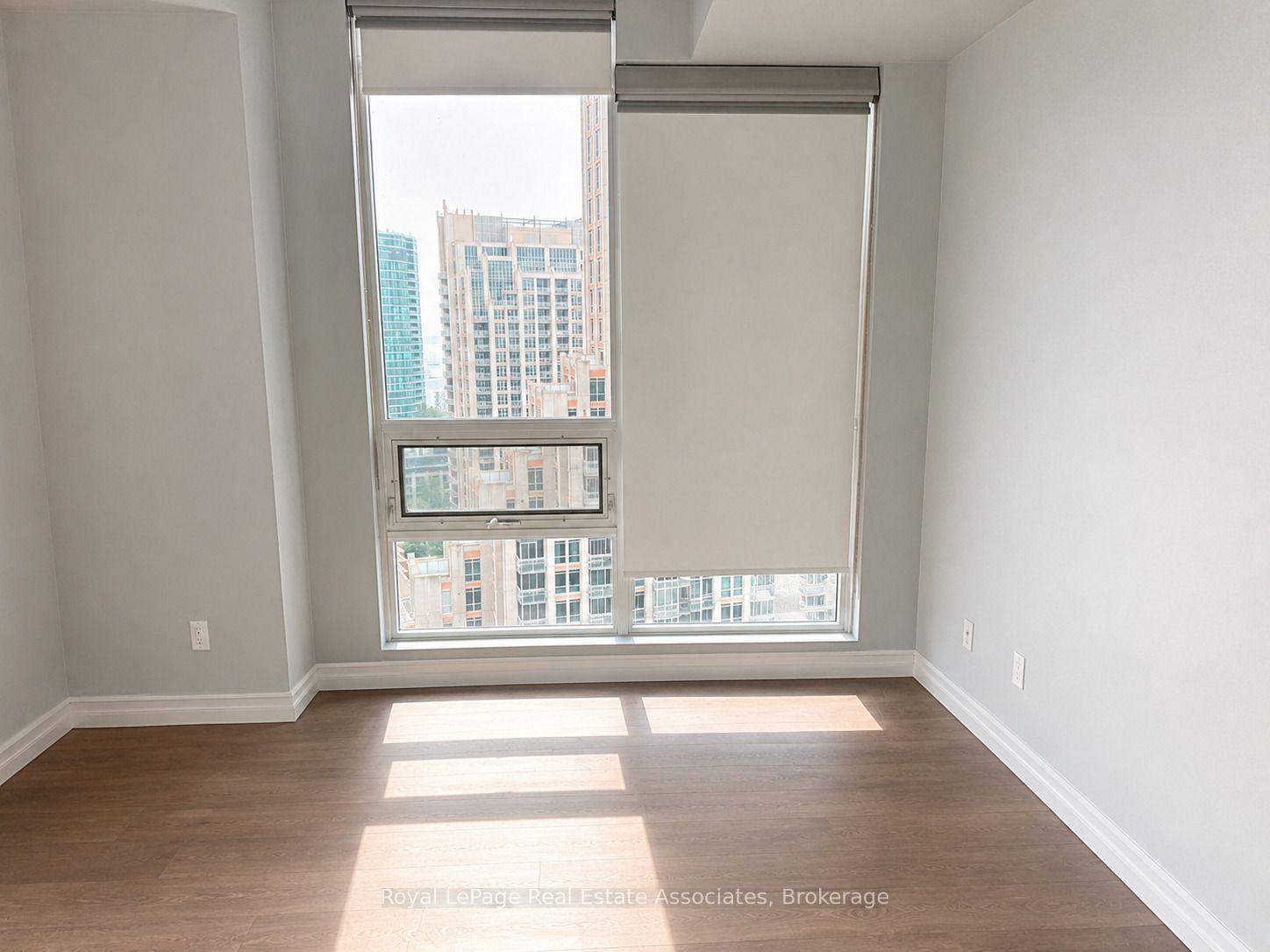 Photo 13 of Unit 2411, 215 Fort York Boulevard, Toronto, Niagara — HOMEH