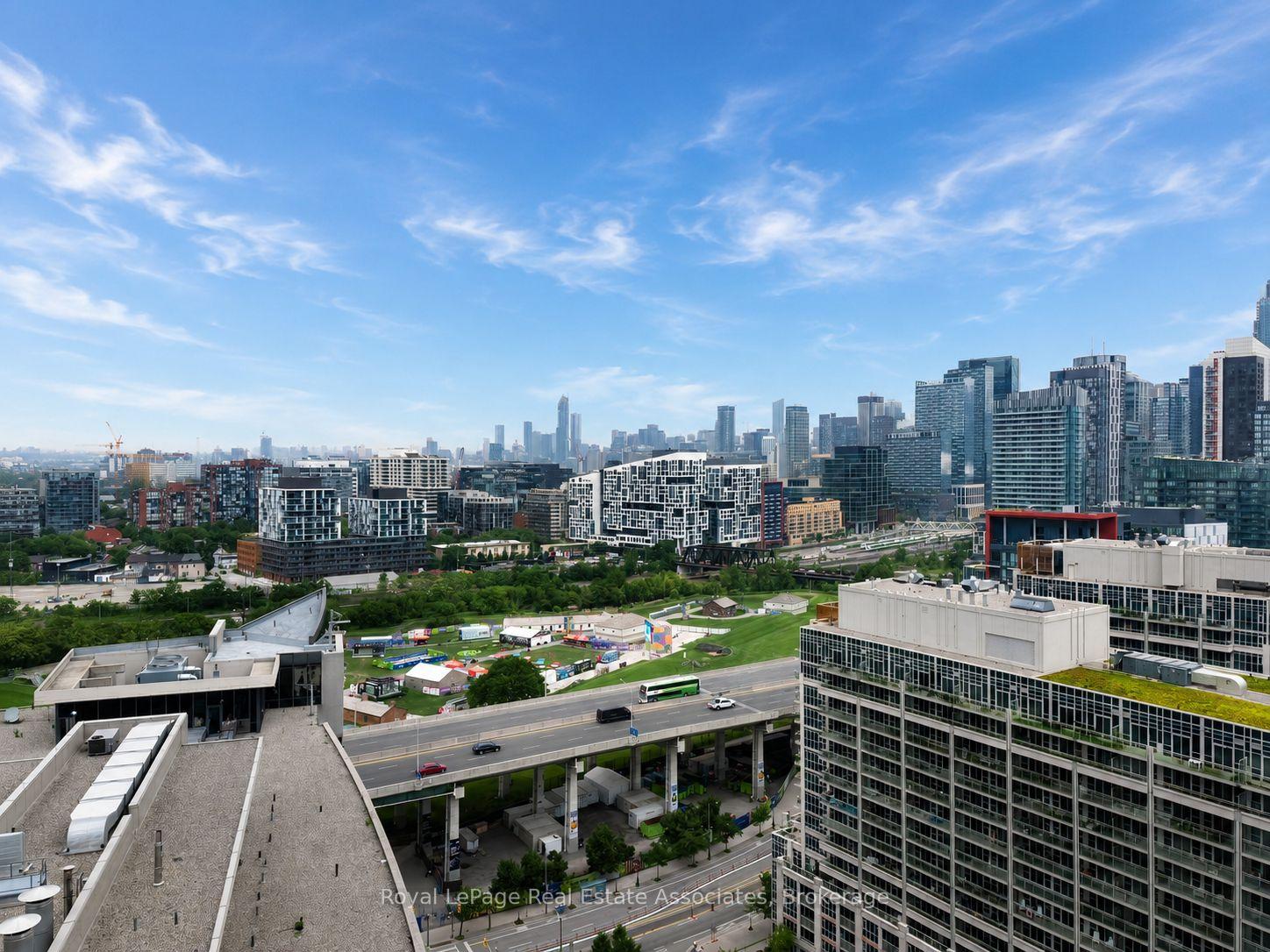 Photo 16 of Unit 2411, 215 Fort York Boulevard, Toronto, Niagara — HOMEH