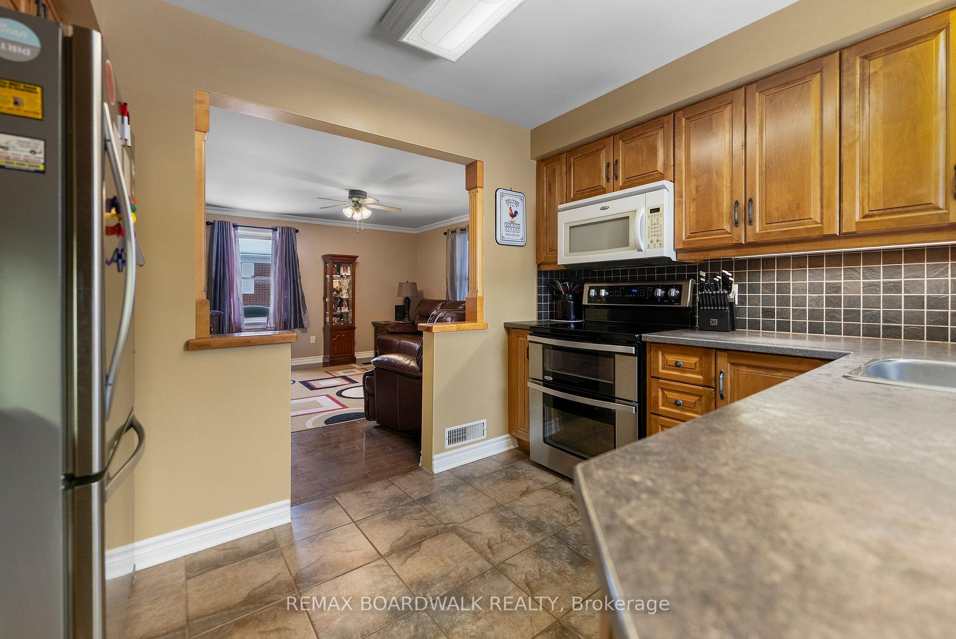 Photo 7 of 39 Condie Street, Smiths Falls, Smiths Falls — HOMEH