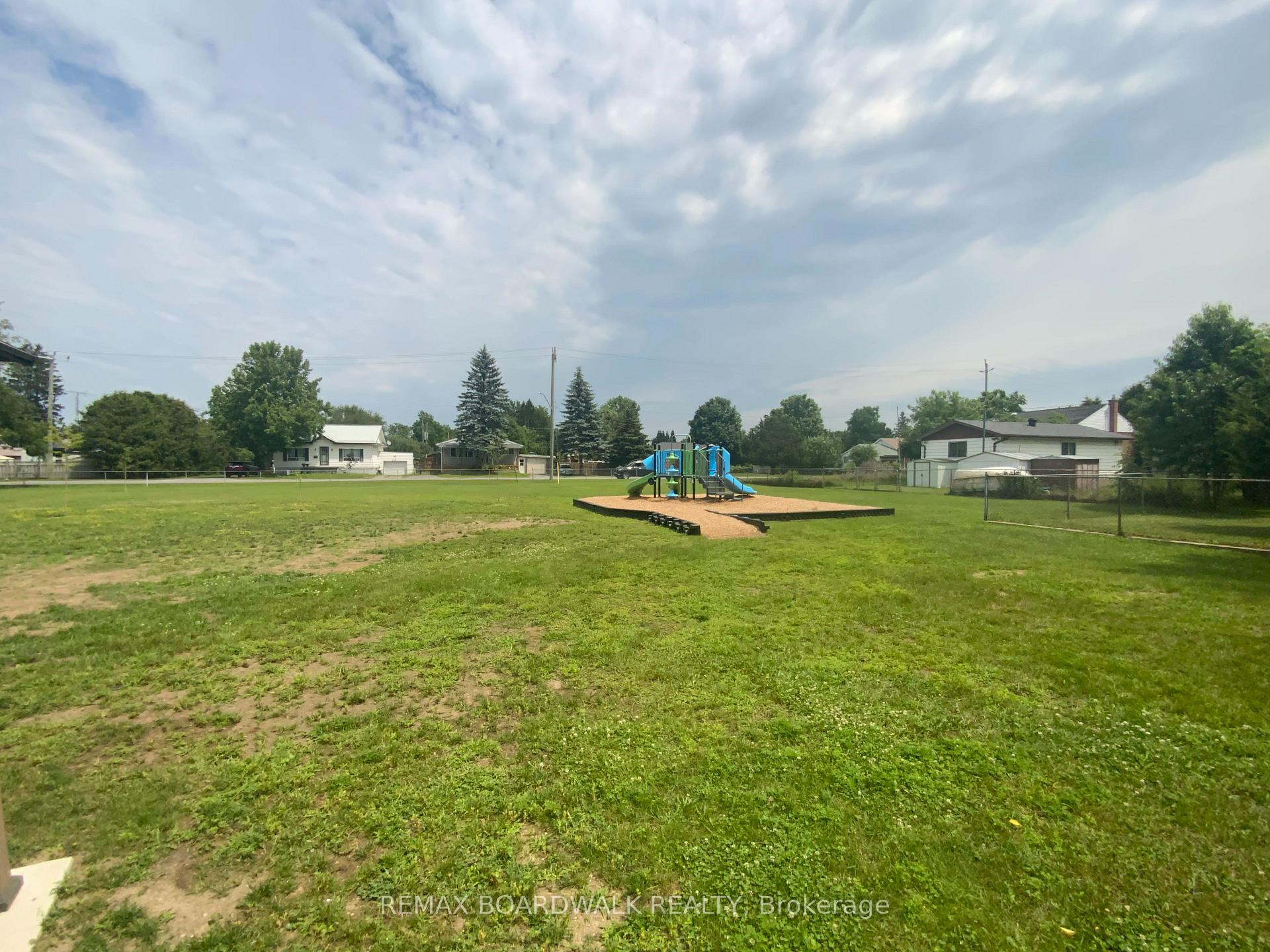 Photo 40 of 39 Condie Street, Smiths Falls, Smiths Falls — HOMEH