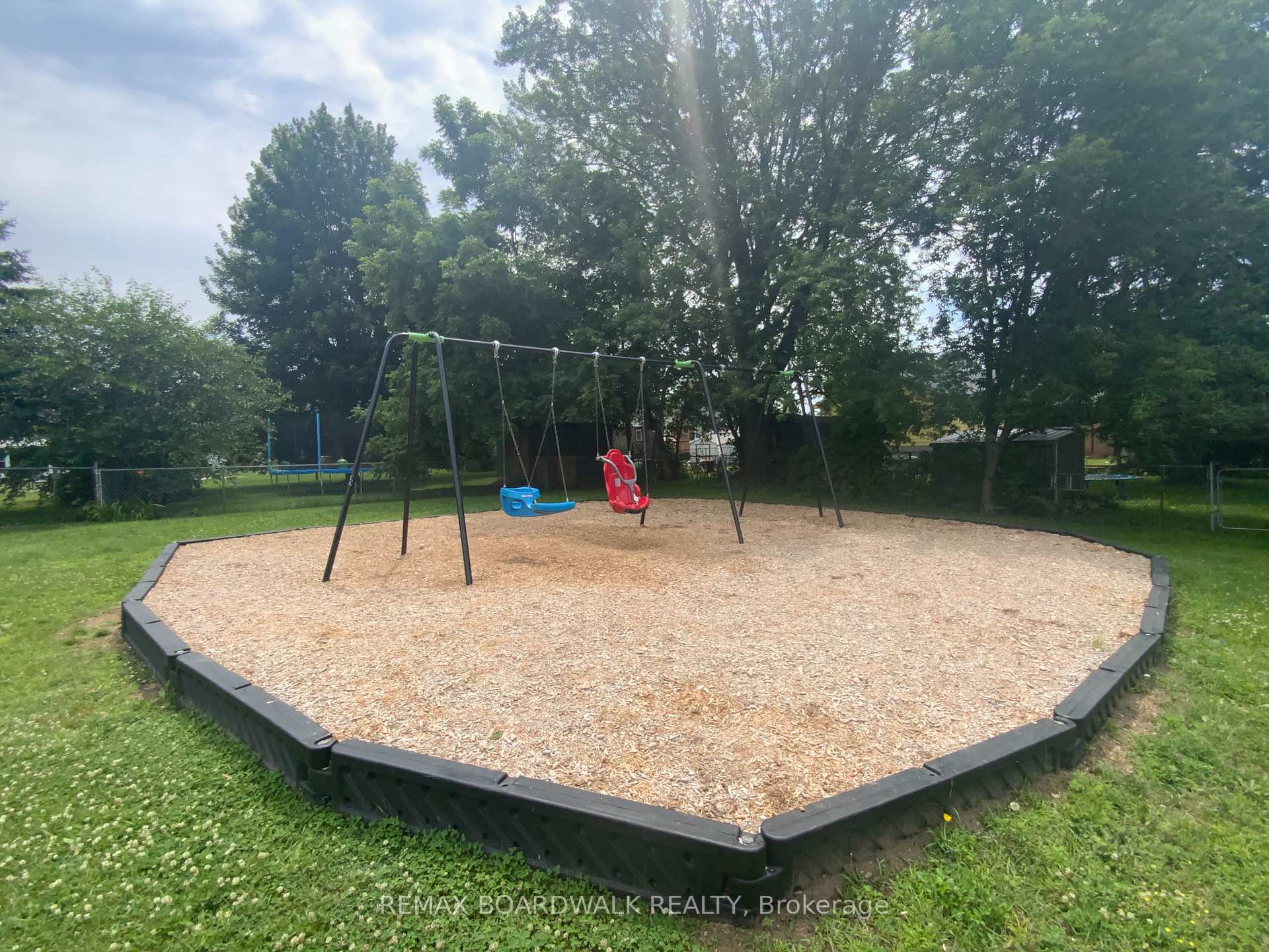 Photo 44 of 39 Condie Street, Smiths Falls, Smiths Falls — HOMEH