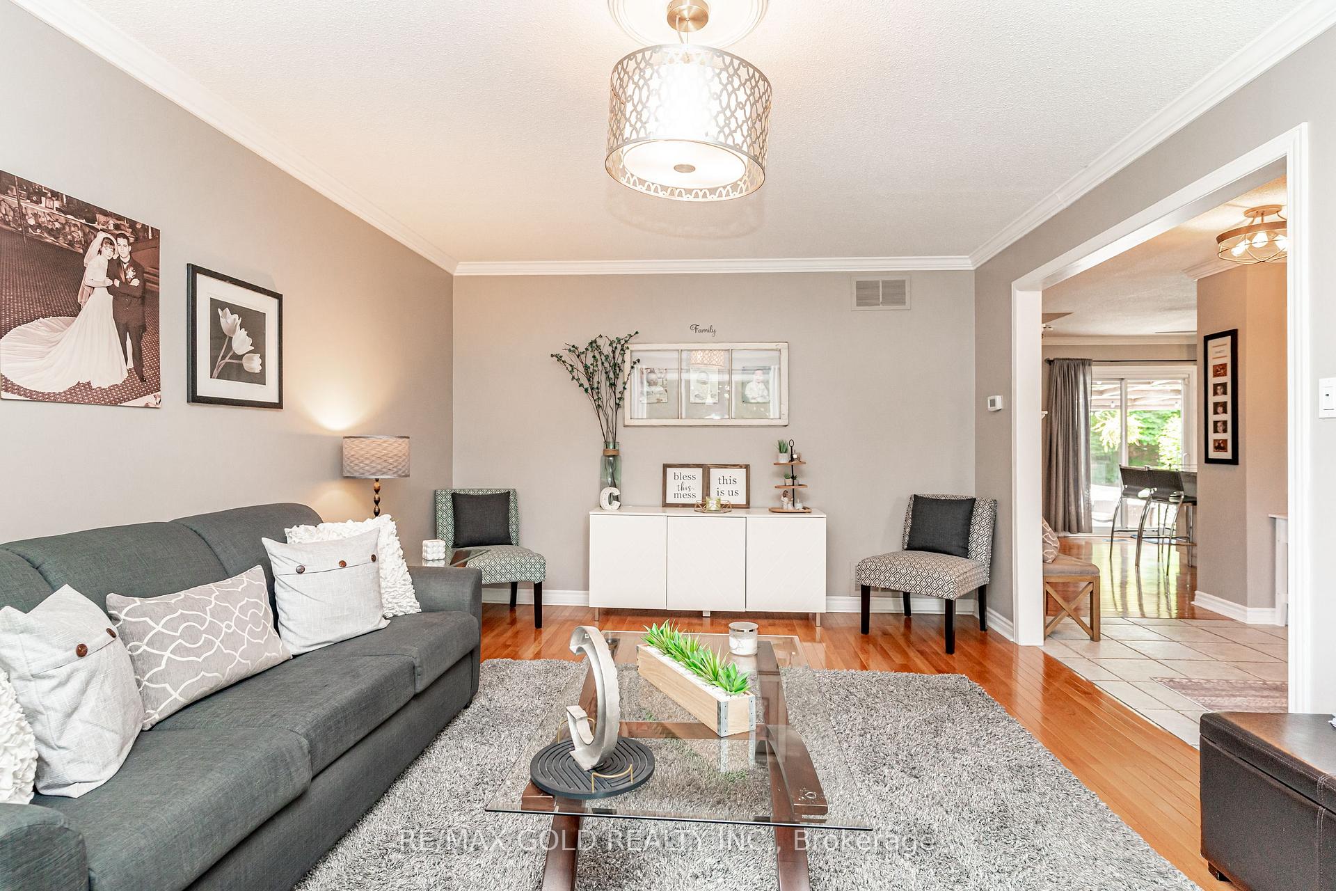 Photo 9 of 40 Cairnmore Court, Brampton, Snelgrove — HOMEH