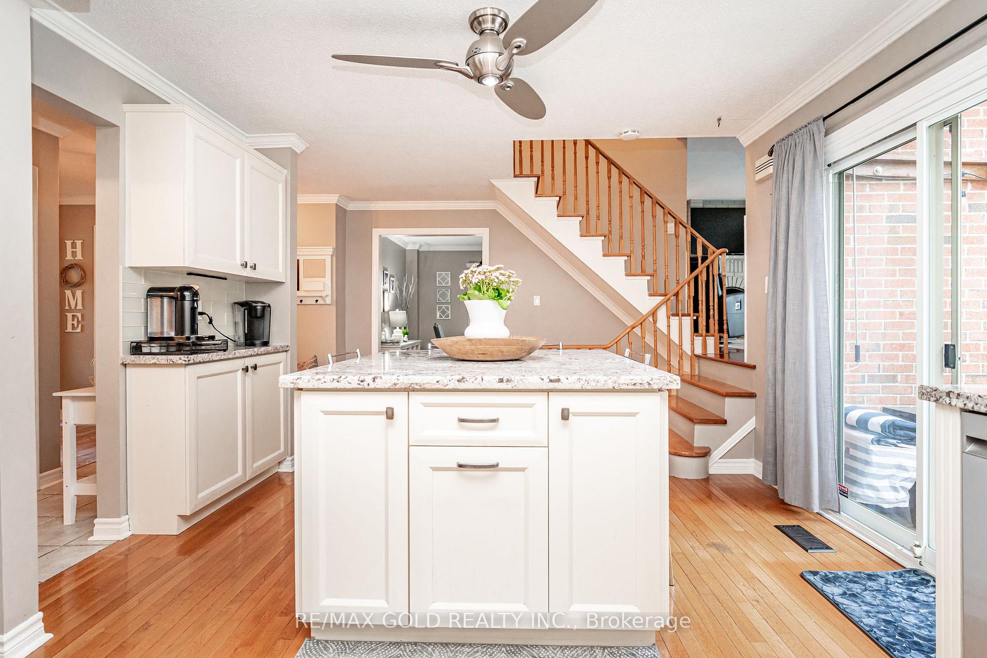 Photo 14 of 40 Cairnmore Court, Brampton, Snelgrove — HOMEH