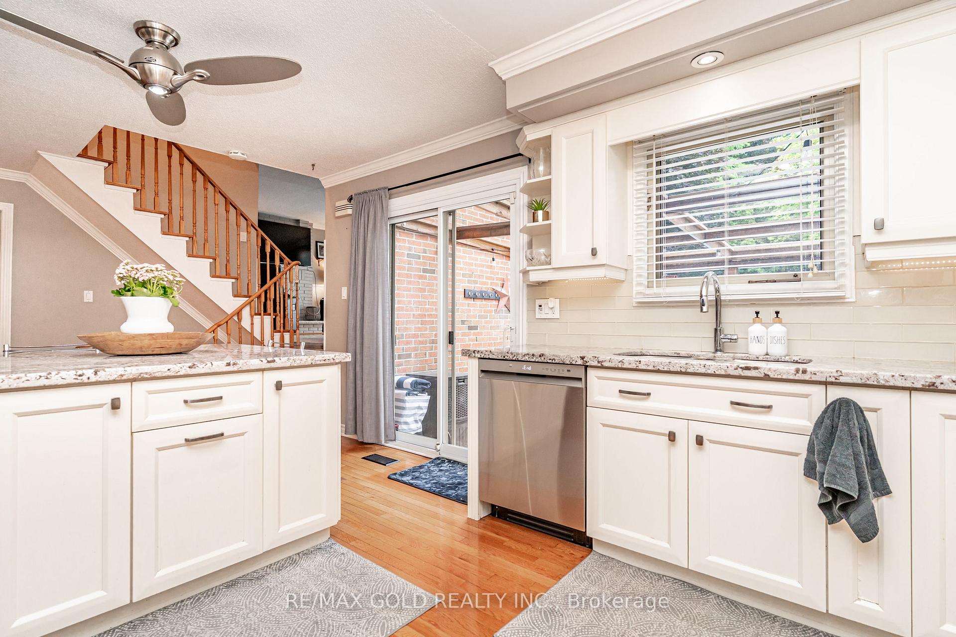 Photo 15 of 40 Cairnmore Court, Brampton, Snelgrove — HOMEH
