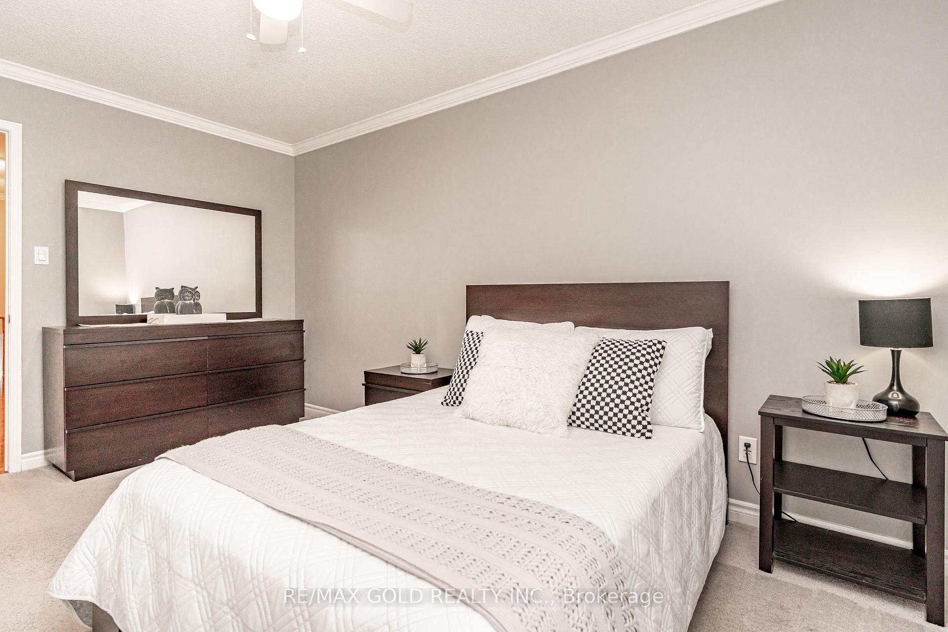 Photo 24 of 40 Cairnmore Court, Brampton, Snelgrove — HOMEH