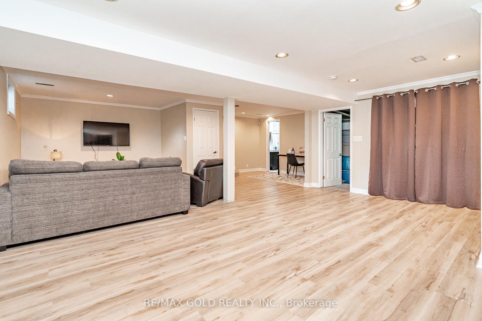 Photo 31 of 40 Cairnmore Court, Brampton, Snelgrove — HOMEH