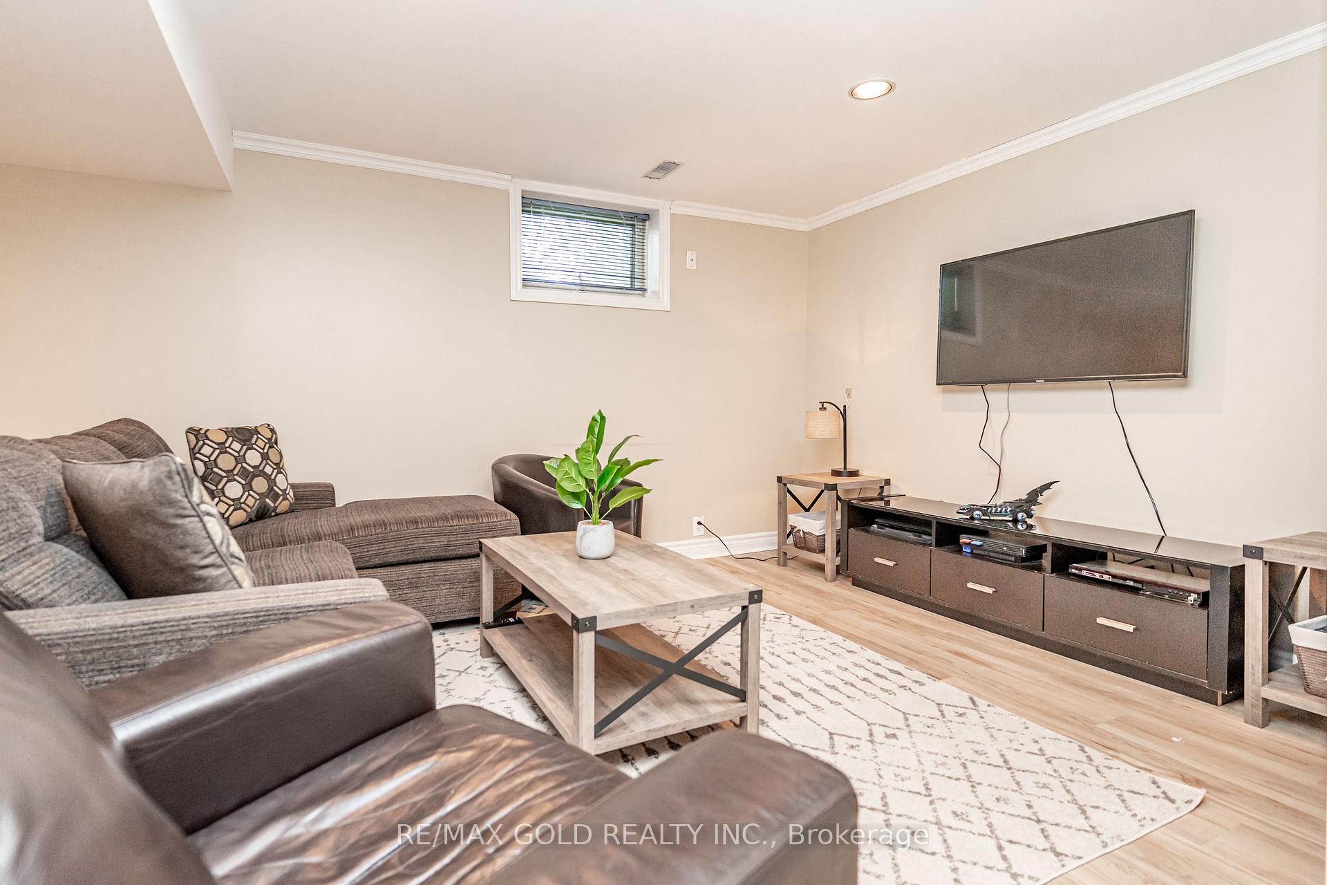 Photo 32 of 40 Cairnmore Court, Brampton, Snelgrove — HOMEH